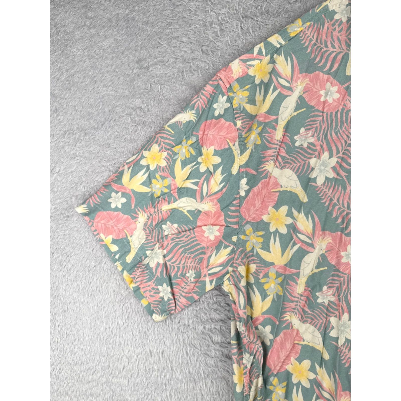 Vintage Tipsy Elves Shirt Men 3XL Floral Hawaiian Blue Grey Pink Button-Up Short Sleeve Beach Aloha Palm Mens Size US XXL / EU 58 / 5 - 3 Thumbnail