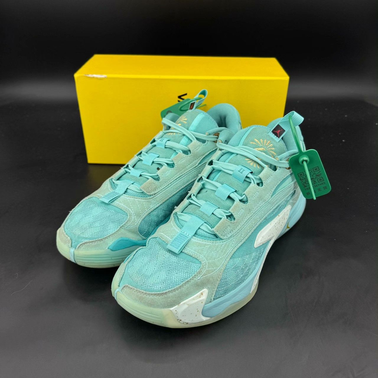 Nike Nike Green Lowtop Sneakers 44.5 Men Size US 11 / EU 44 - 1 Thumbnail
