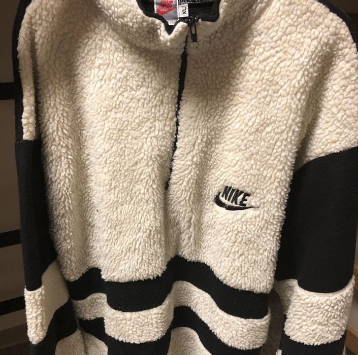 Nike fuzzy quarter zip hot sale