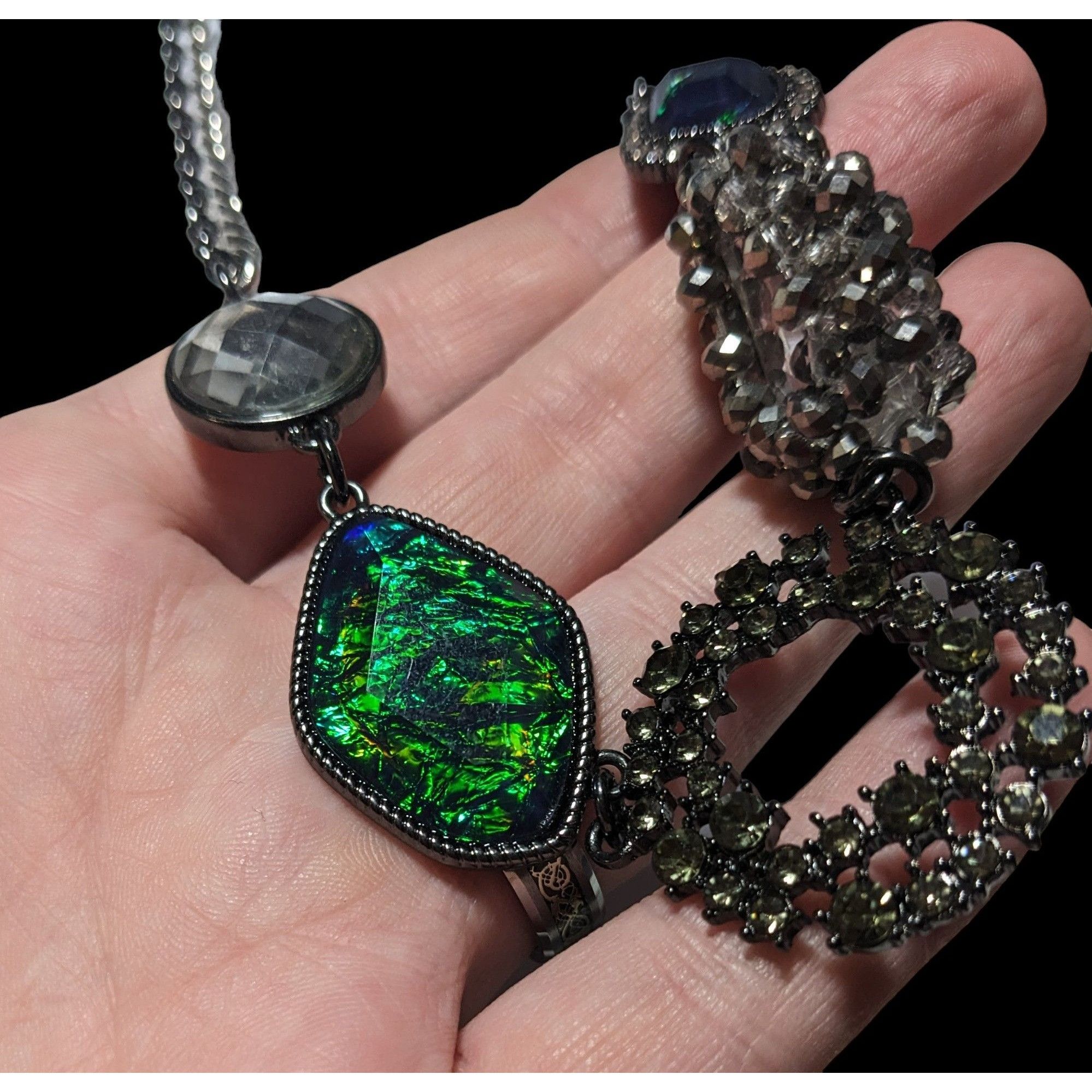 Vera Wang Simply Vera Green And Silver Abstract Necklace Size ONE SIZE - 2 Thumbnail