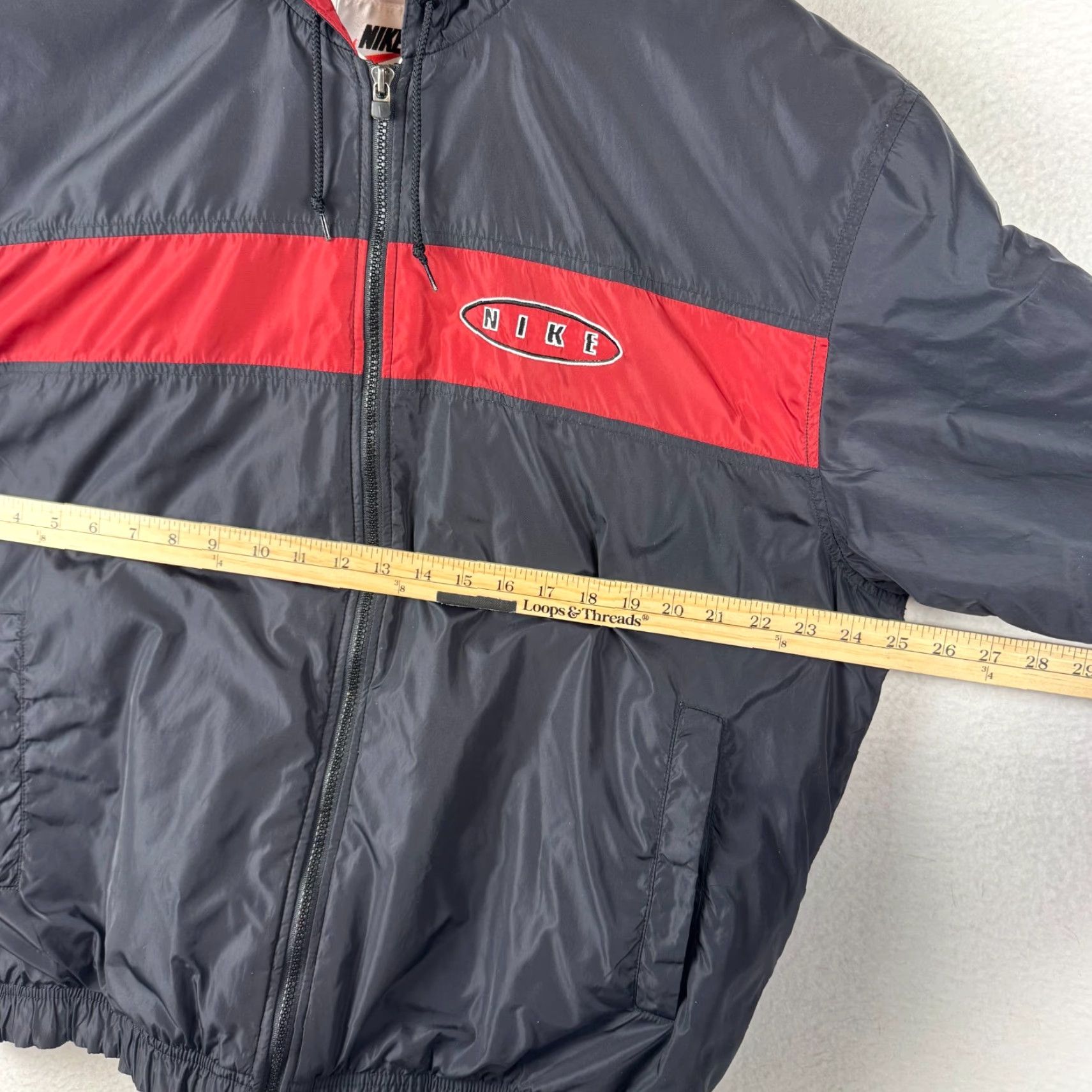 Nike VINTAGE Nike Big Swoosh Logo Black Full Zip Puffer Jacket 90s Size L Men Jacket Size US L / EU 52-54 / 3 - 7 Thumbnail
