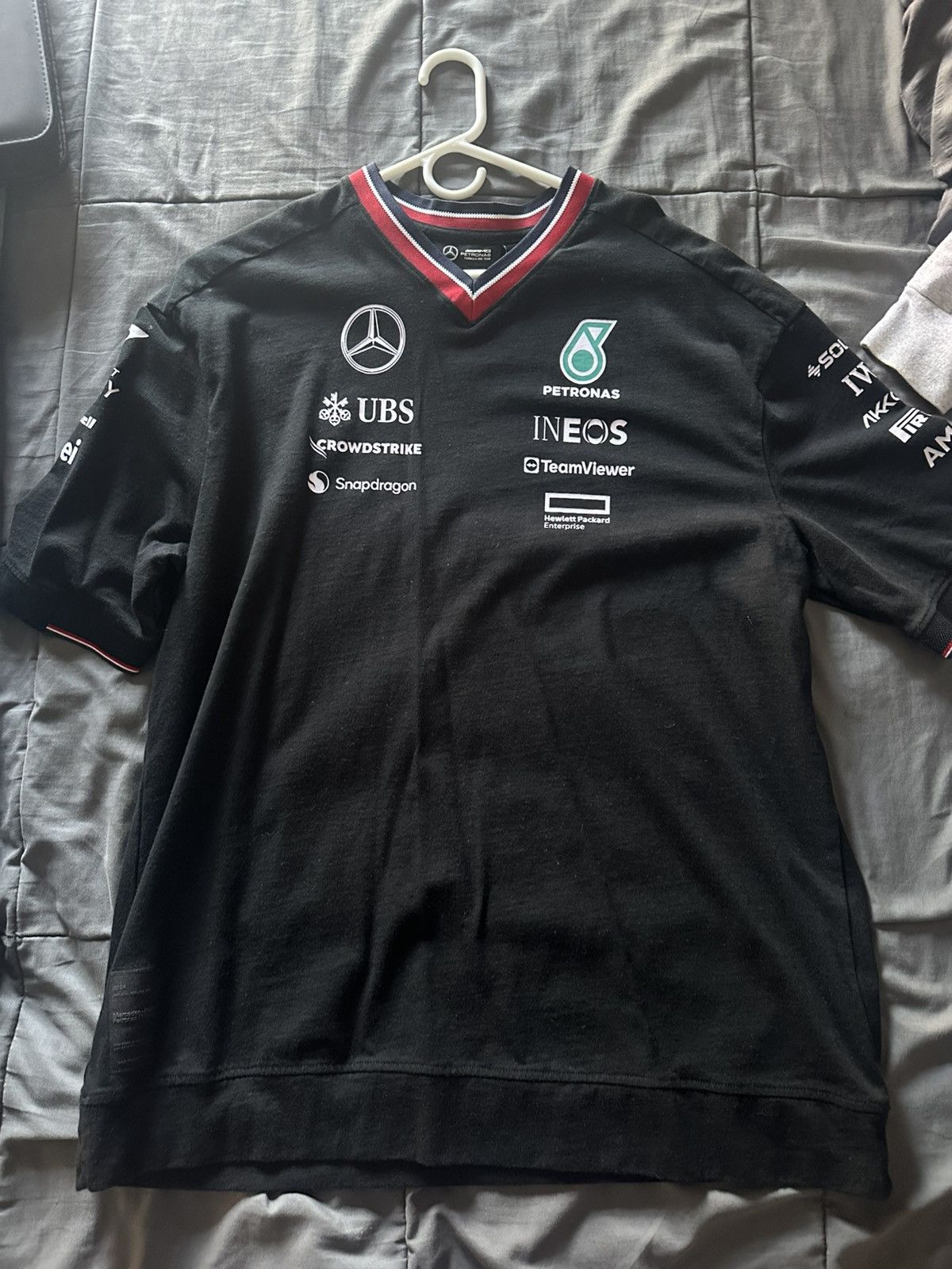 Mercedes-Benz Mercedes F1 Tee Size US L / EU 52-54 / 3 - 1 Thumbnail
