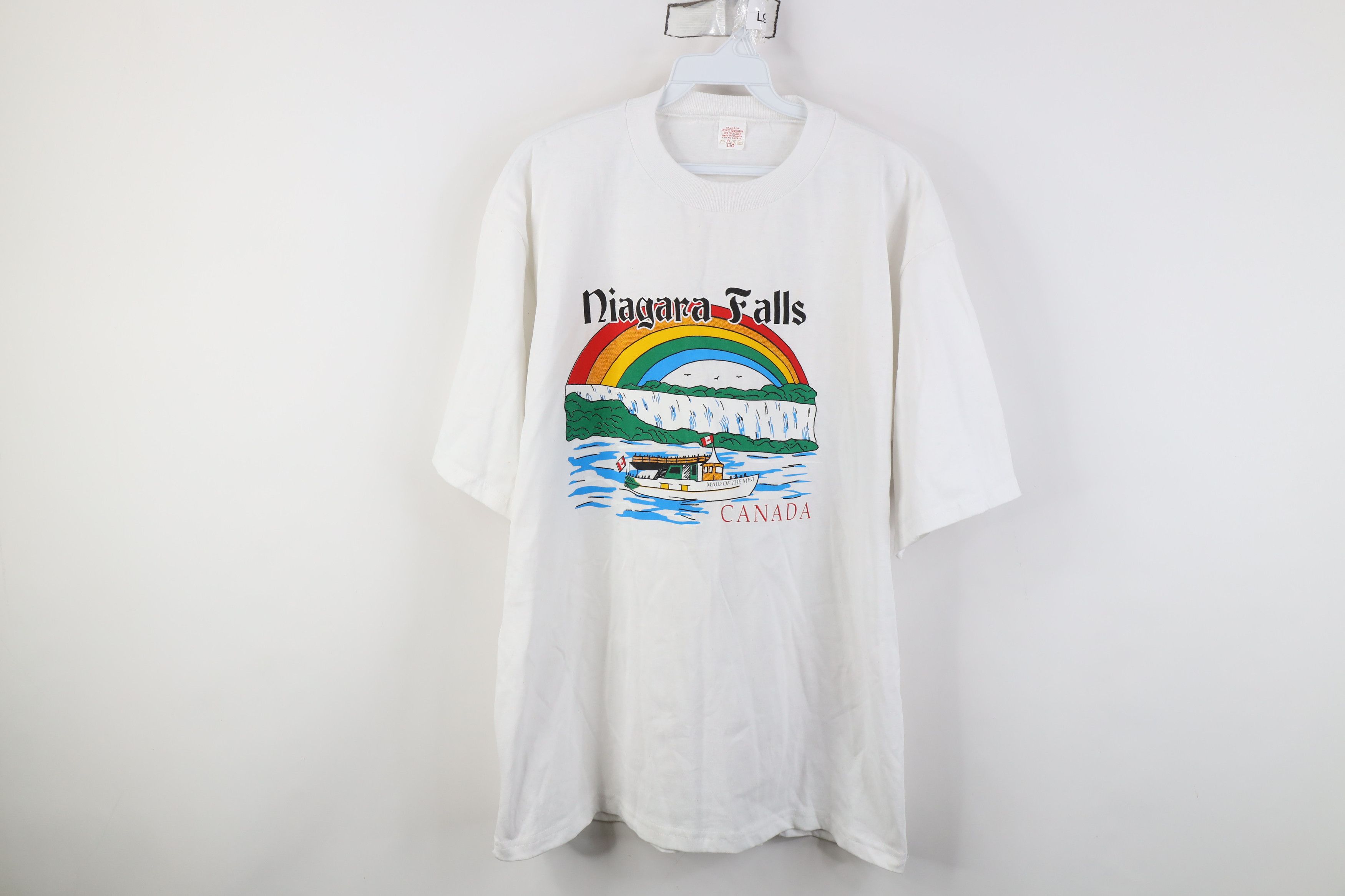 Vintage Vintage 90s Streetwear Falls Canada Rainbow T-Shirt White Size US L / EU 52-54 / 3 - 1 Thumbnail