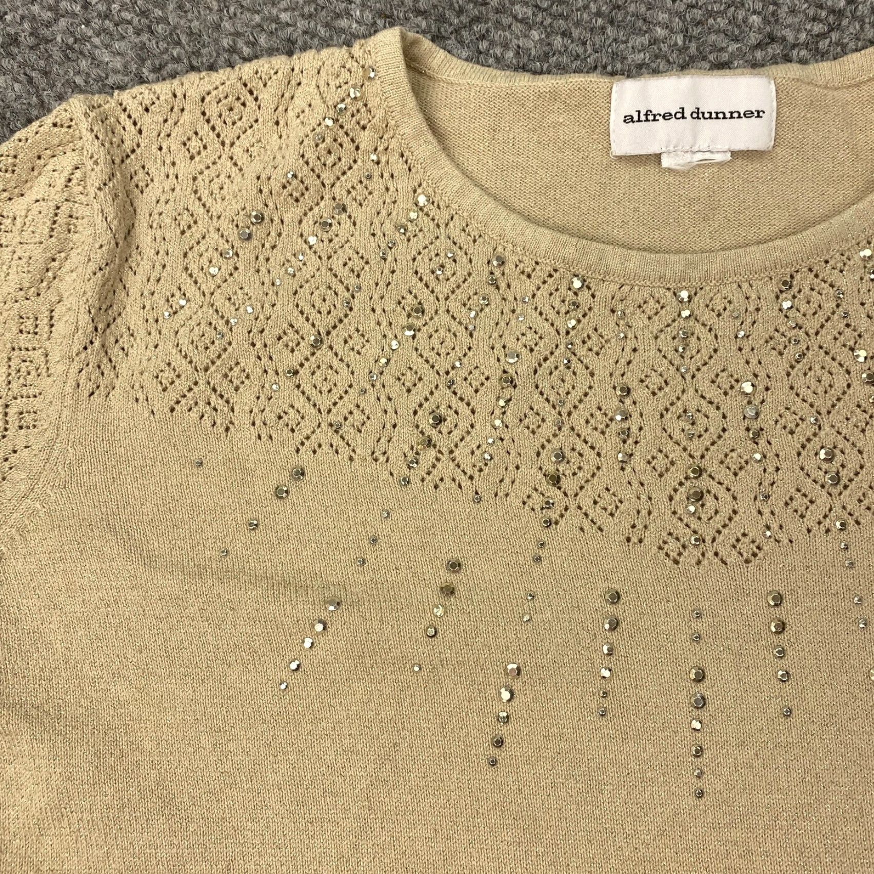 Vintage VINTAGE Alfred Dunner Sweater Womens L Beige Short Sleeve Knit Top Rhinestones Size L / US 10 / IT 46 - 3 Thumbnail