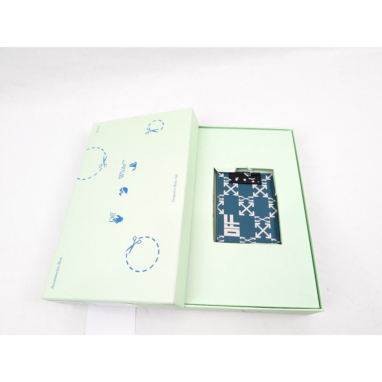 Off-White o1rshd1 Q:2 / Size:OS /Monogram Simple Card Case Green/Beige Size ONE SIZE - 7 Thumbnail