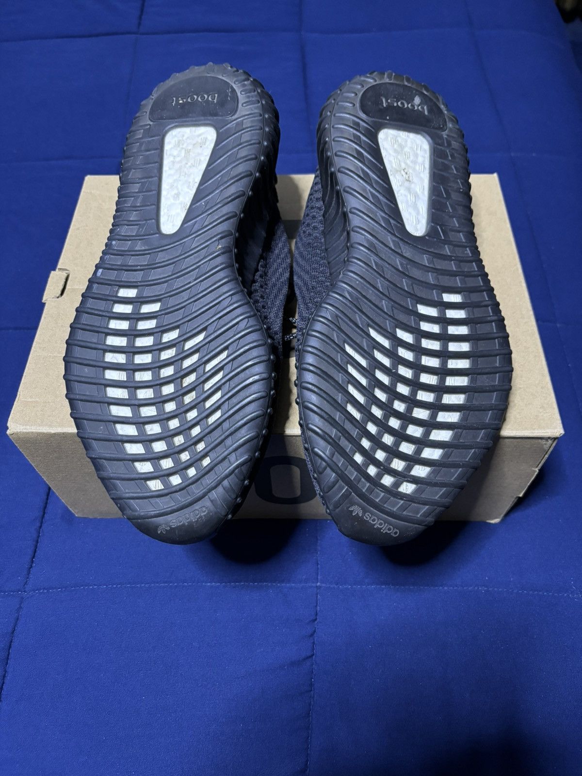 Adidas Adidas Yeezy Boost 350 V2 Black Non-Reflective Size 10.5 Size US 10.5 / EU 43-44 - 6 Thumbnail