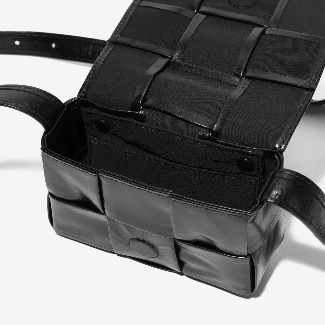 Bottega Veneta o1n1vont0125 Size: OS / Candy Cassette Bag in Black Size ONE SIZE - 6 Thumbnail