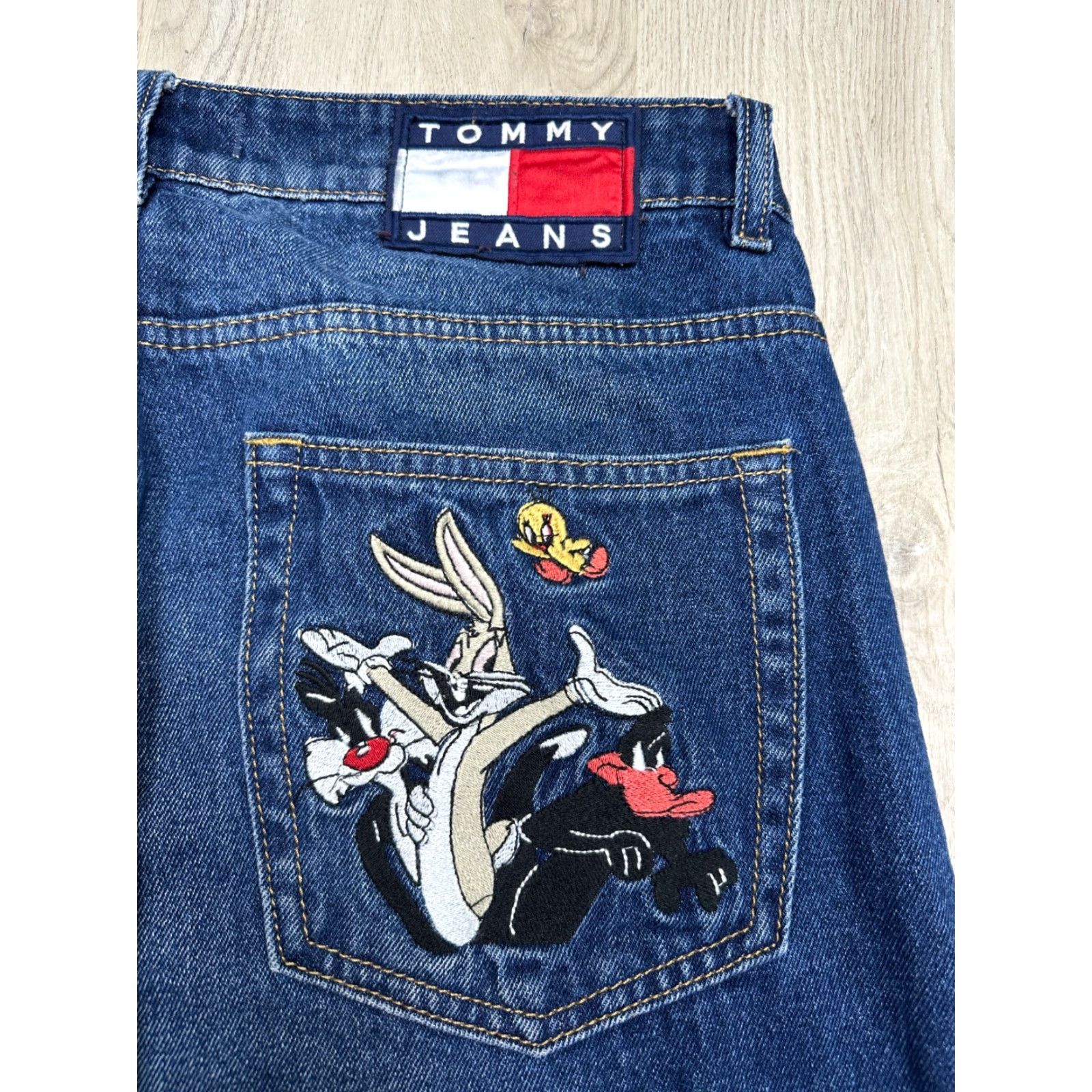 Tommy Hilfiger VINTAGE Tommy Hilfiger Jeans Mens Denim Pants Looney Tunes Size 36 Blue Hip Hop Straight 34in Inseam 36x34 Mens Size US 36 / EU 52 - 3 Thumbnail