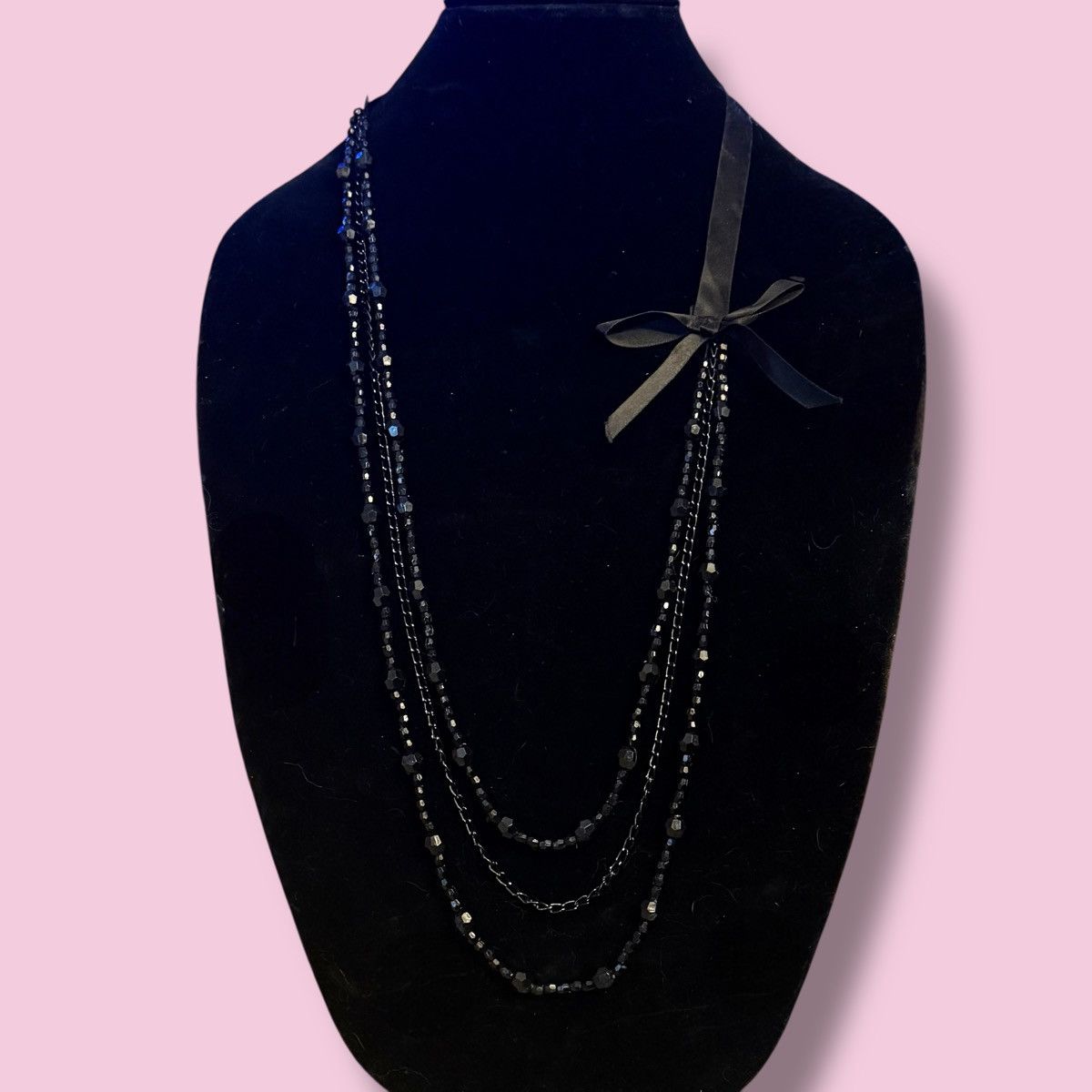Other Triple strand layered black beaded bow necklace Size ONE SIZE - 1 Thumbnail