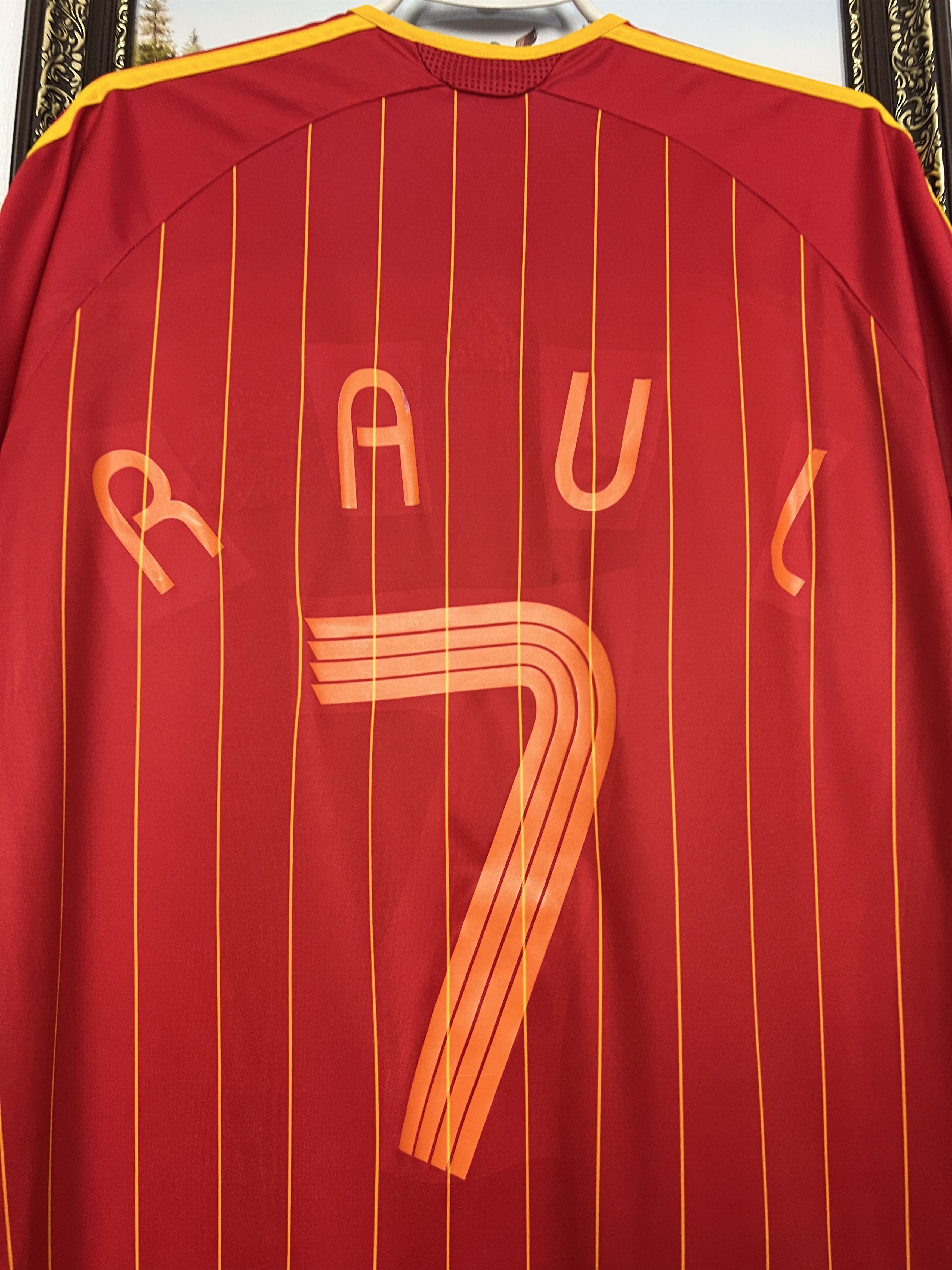 Adidas Spain Home football shirt 2005 Soccer #7 Raul Jersey Trikot Size US L / EU 52-54 / 3 - 9 Thumbnail