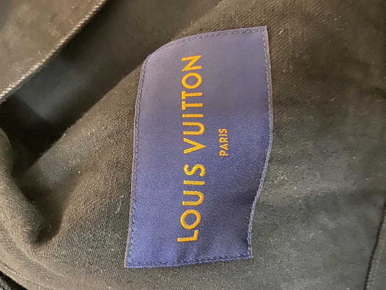 Louis Vuitton Louis Vuitton Solid chest-patterned lapel denim jacket Size US L / EU 52-54 / 3 - 6 Thumbnail