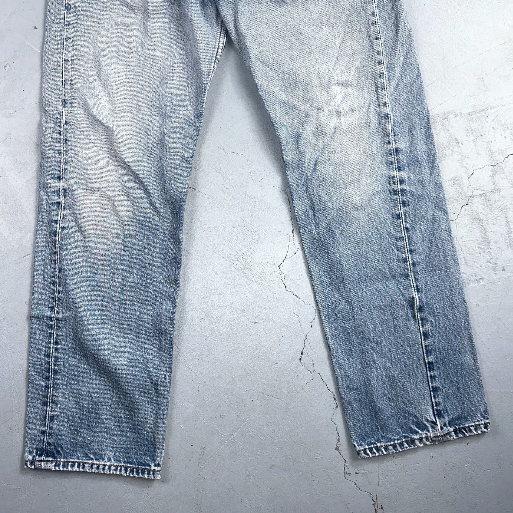 Levi's VINTAGE Levi's 501 Jeans Men 36x34 Light Wash 90s Straight 501 Series Denim Blue" Size US 36 / EU 52 - 3 Thumbnail