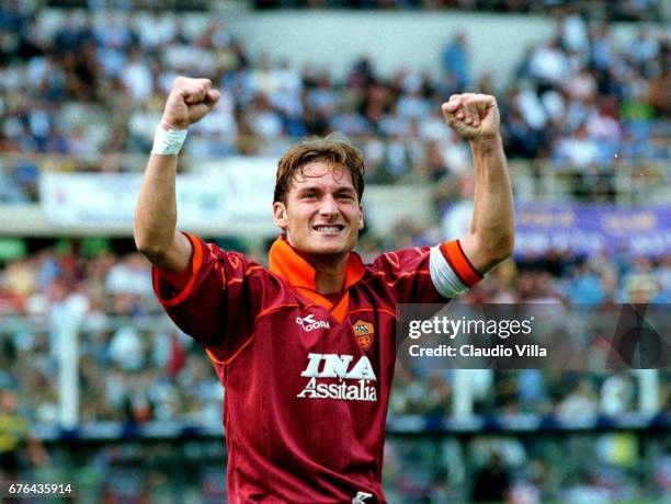 Diadora As Roma Home 1999-00 Francesco Totti #10 Soccer Jersey Size US M / EU 48-50 / 2 - 3 Thumbnail