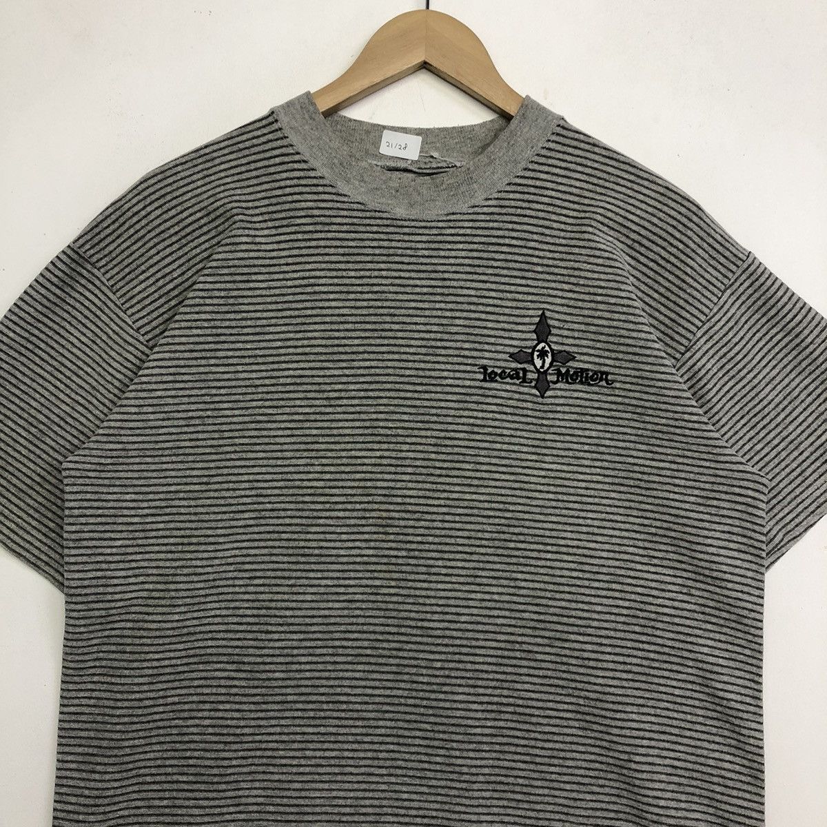 Vintage Vintage Local Motion Surfing Small Logo Stripe Tshirt Size US L / EU 52-54 / 3 - 3 Thumbnail