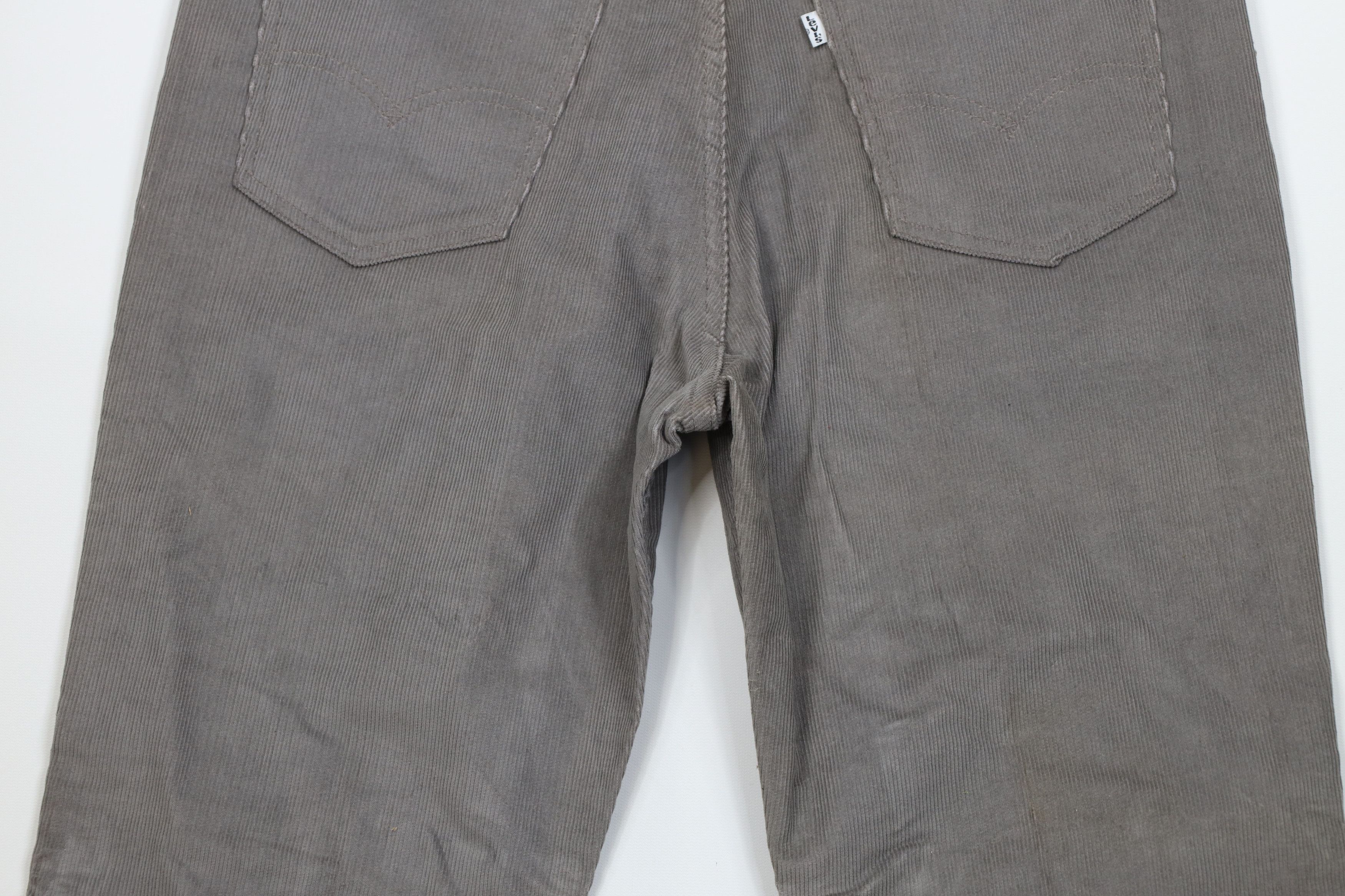 Levi's Vintage 80s Levis 517 Wide Leg Bootcut Corduroy Pants Size US 36 / EU 52 - 12 Thumbnail