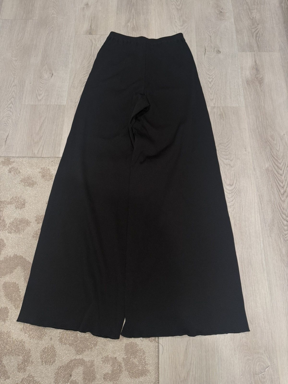 Balenciaga f/w 2020 ultra wide leg ribbed sweatpants!! Size US 28 / EU 44 - 4 Thumbnail