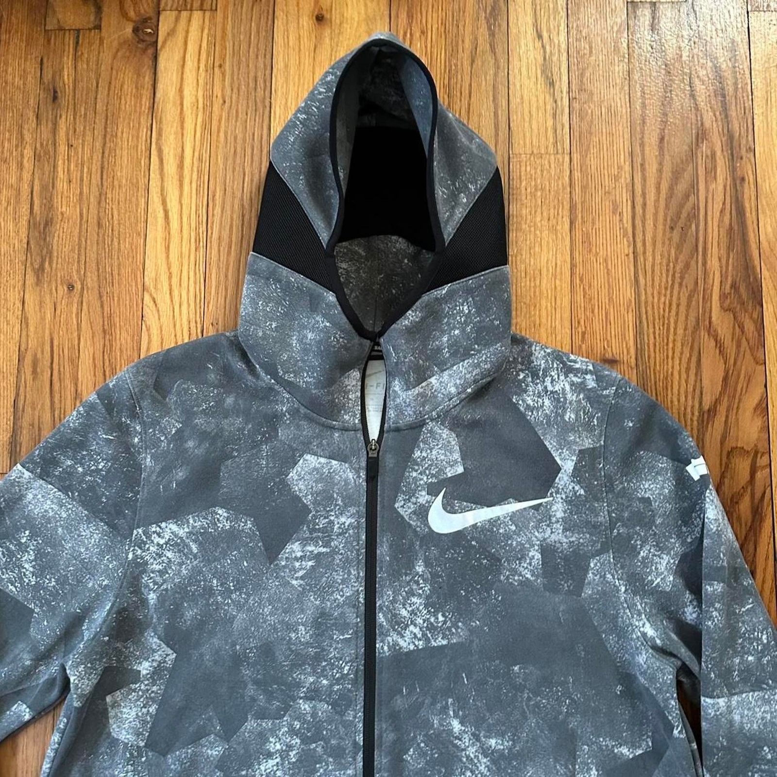 Nike Nike Lebron MVP Showtime Camo DriFit Basketball Jacket XL Size US XL / EU 56 / 4 - 2 Thumbnail