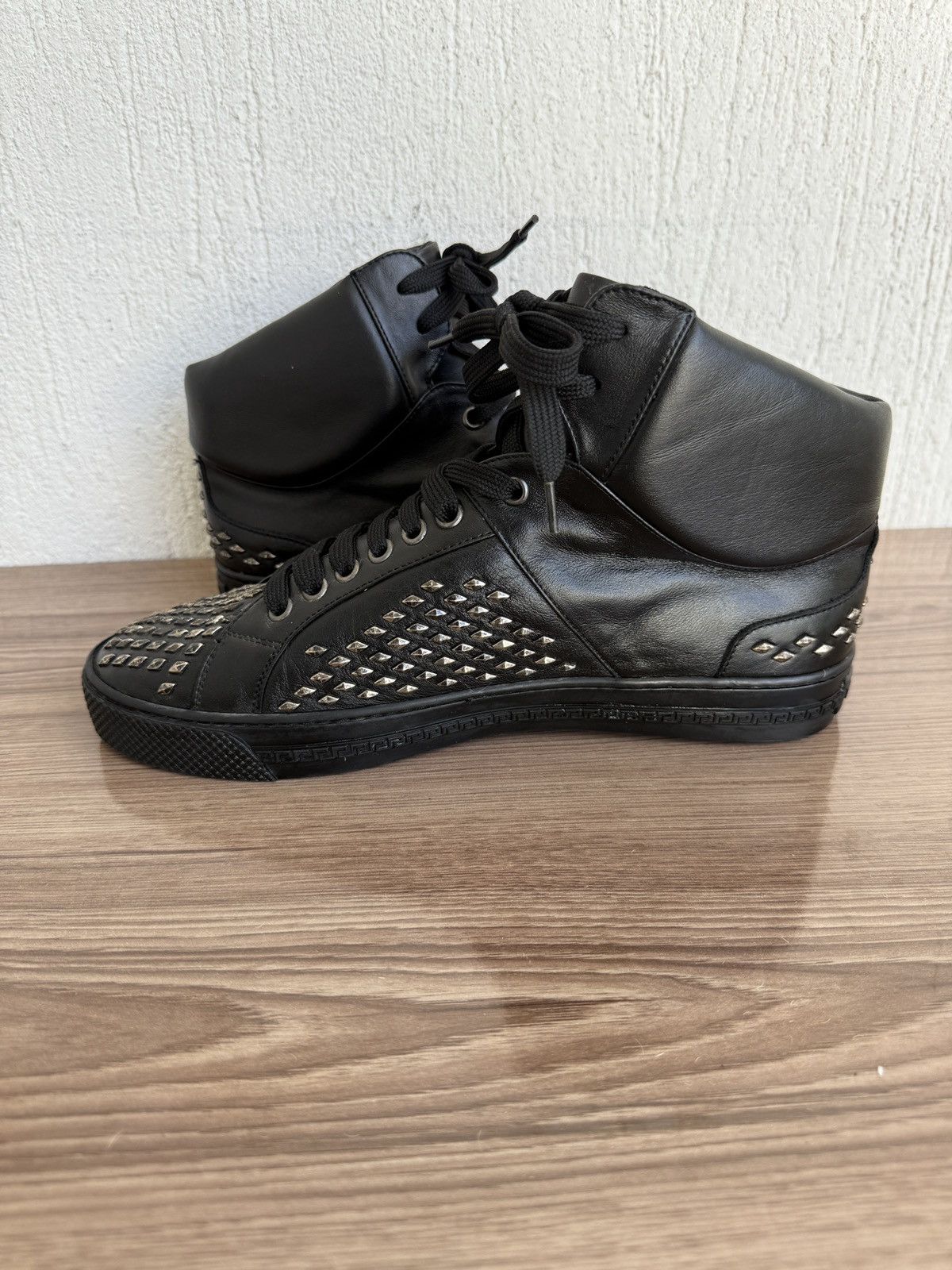 Versace Studded medusa trainers🔥🔥like tyson,🕷️ Size US 7.5 / EU 40-41 - 17 Thumbnail