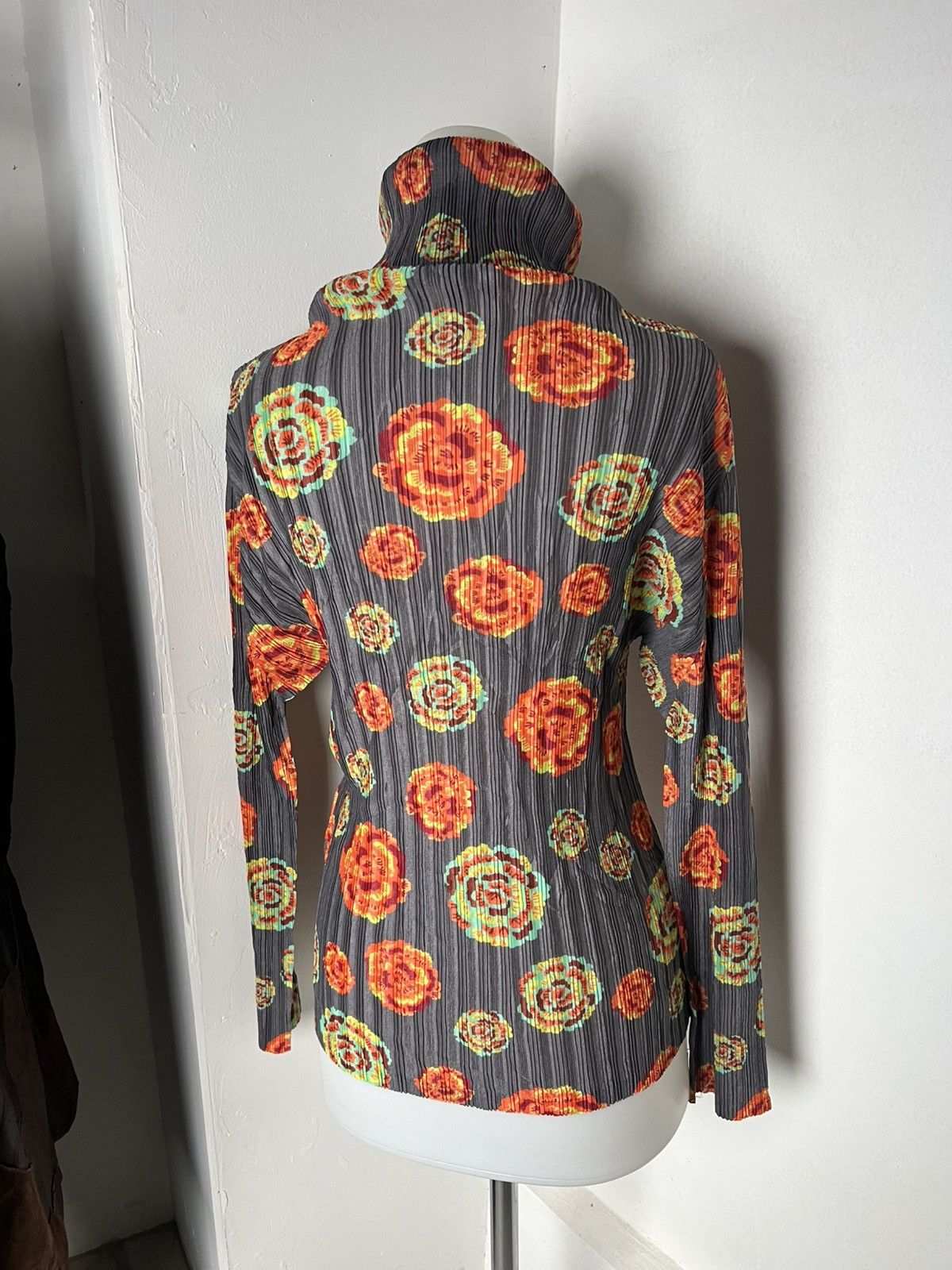 Pleats Please Issey Miyake Pleats Please Issey Miyake Roses High Neck Longsleeve Size US M / EU 48-50 / 2 - 3 Thumbnail