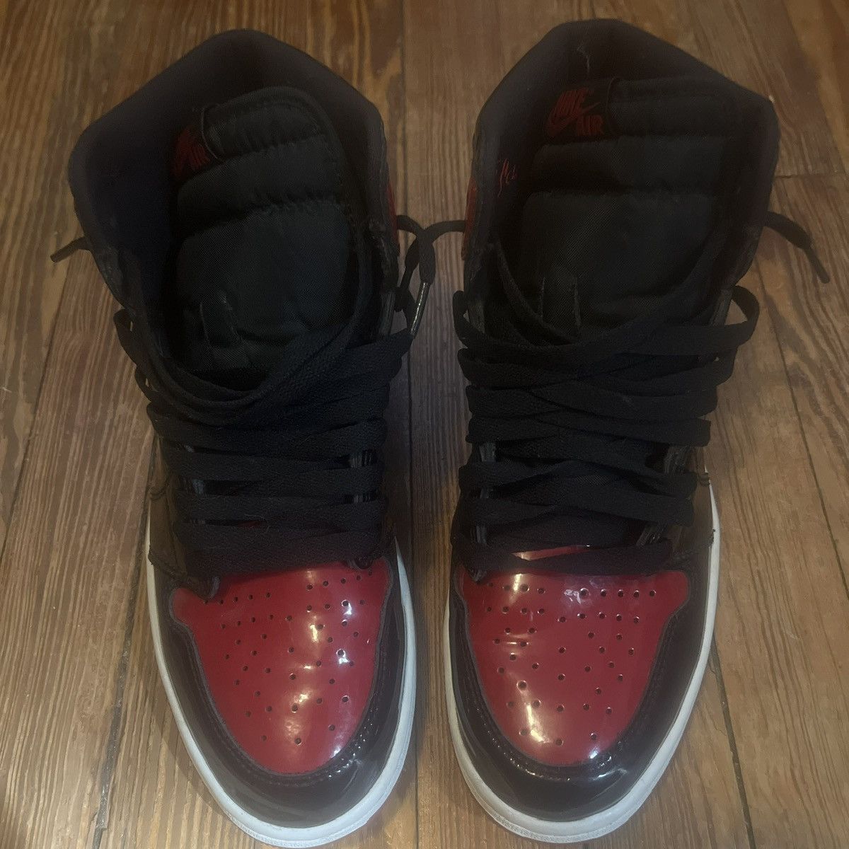 Jordan Brand jordan 1 bred Size US 10.5 / EU 43-44 - 1 Thumbnail