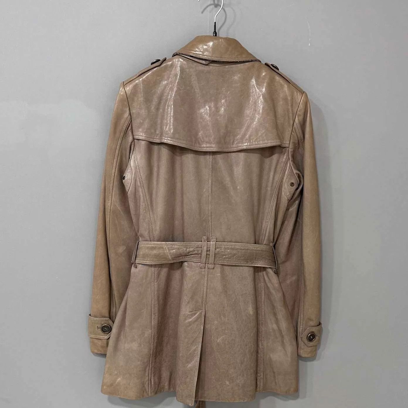 Burberry women's Burberry Vintage DB Yellowed Lambskin Coat UK6 95N Size XS / US 0-2 / IT 36-38 - 3 Thumbnail