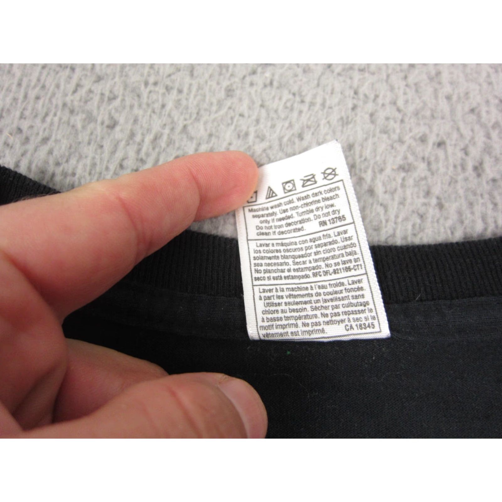 Fruit Of The Loom VINTAGE Fruit of the Loom Shirt Mens 3XL Black Pocket Crew Neck 90s Vintage 3XL Mens Shirt Pockets Comfort Knit Cotton Polyester Shirt Size US XXL / EU 58 / 5 - 6 Thumbnail