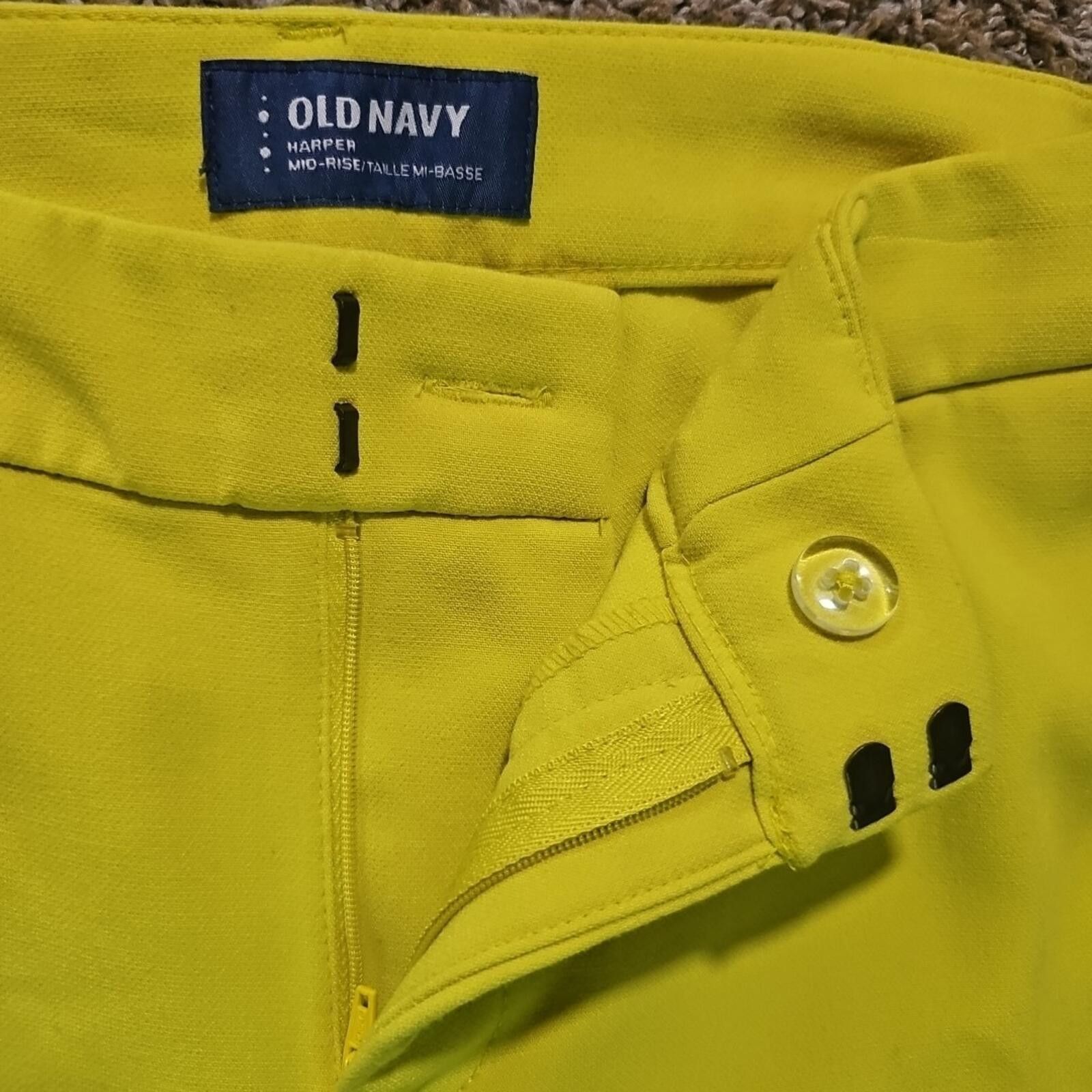 Old Navy Old Navy Harper Mid Rise 10R Yellow Pants Size 32" / US 10 / IT 46 - 2 Thumbnail