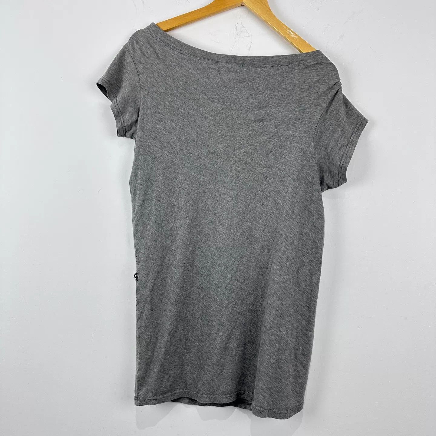 Louis Vuitton Louis Vuitton Off-Shoulder Logo Short Sleeve S 95 New Size S / US 4 / IT 40 - 2 Thumbnail