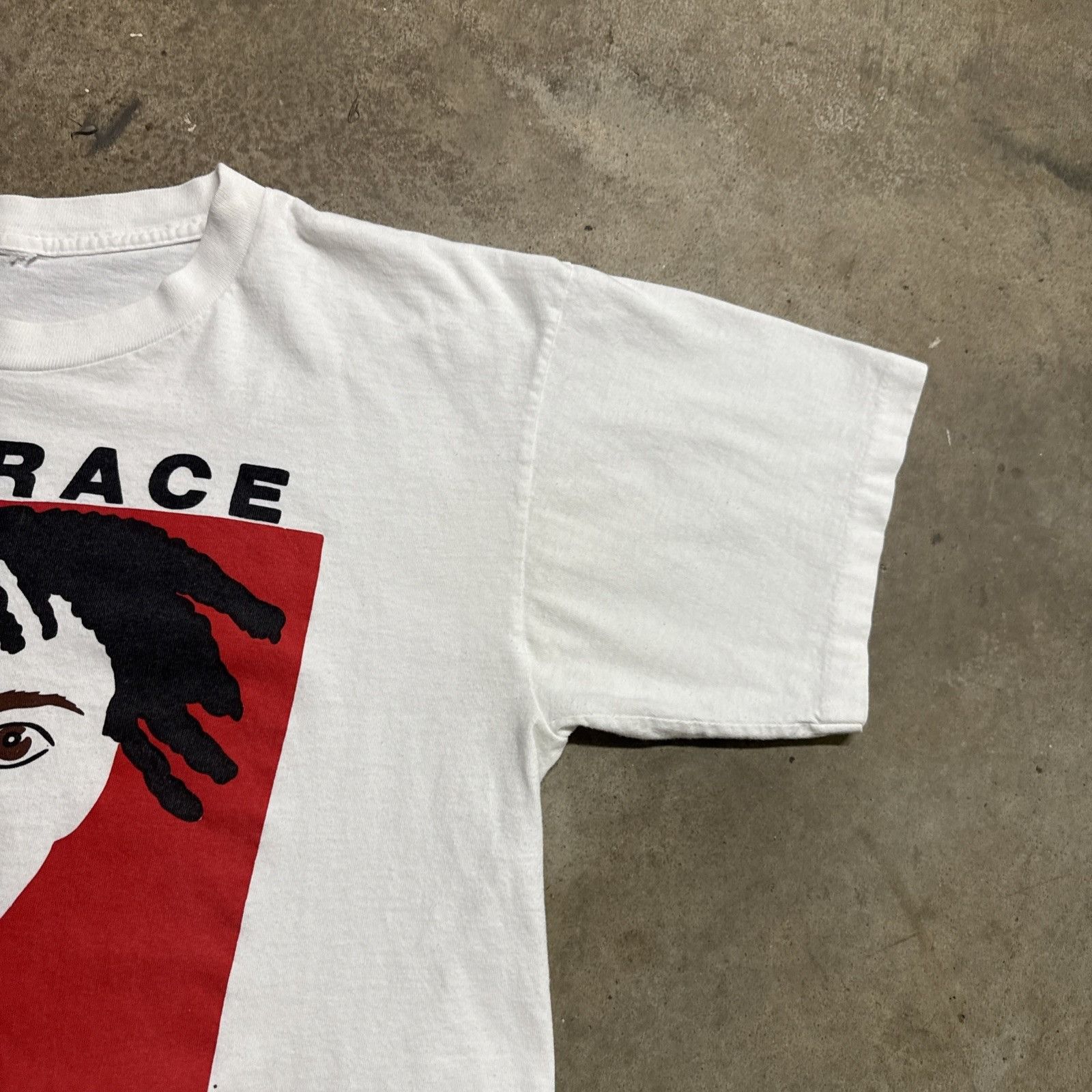 Vintage Vintage One Race Human Shirt Mens Large White 90s Art Size US L / EU 52-54 / 3 - 4 Thumbnail