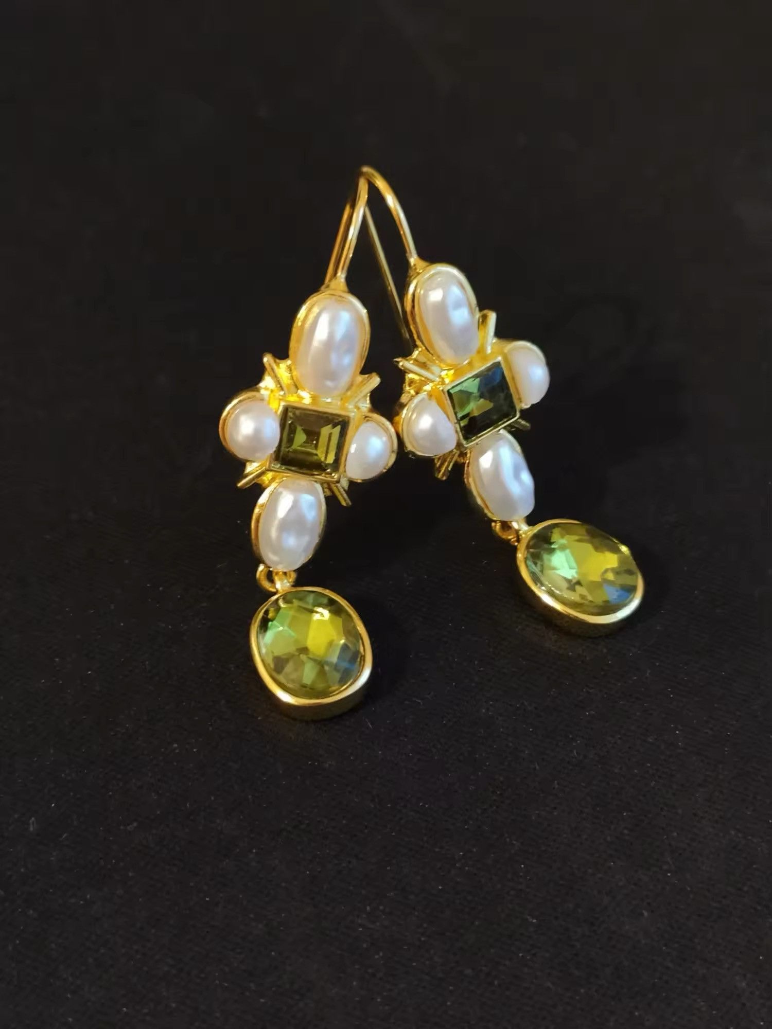 Jewelry Inlaid Green Stone Imitation Pearl Earring Size ONE SIZE - 2 Thumbnail