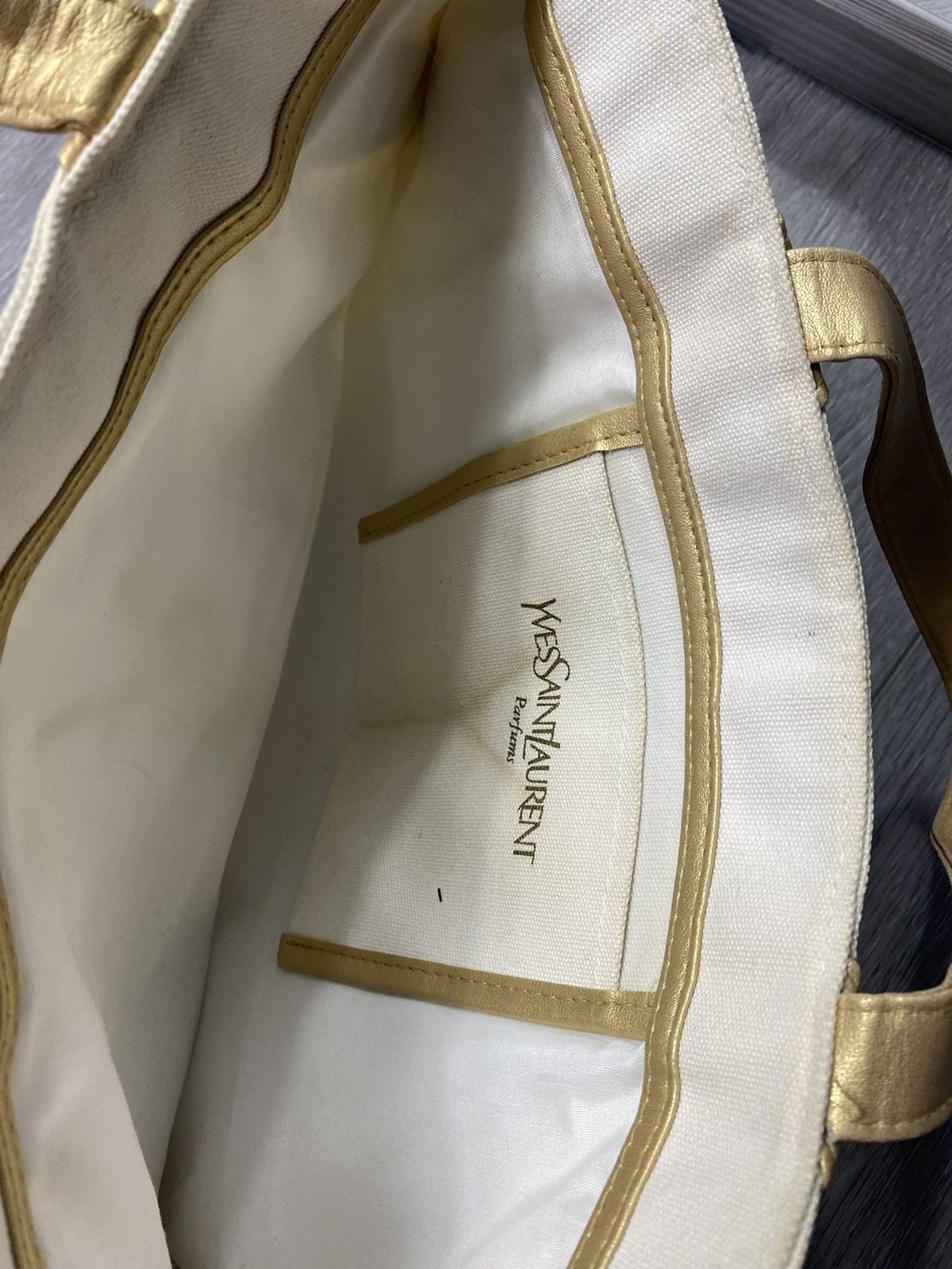 Yves Saint Laurent Yves Saint Laurent YSL Logo Lacquered Tote Shopper Hand Bag Size ONE SIZE - 13 Thumbnail
