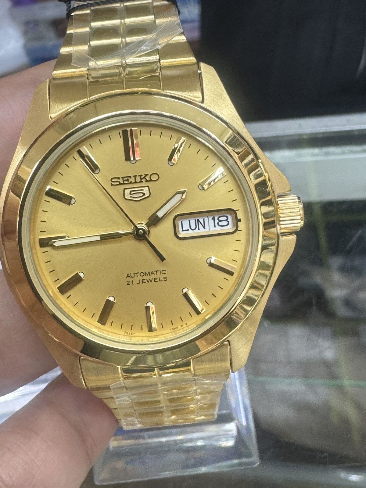 Seiko Seiko Men's Seiko 5 Automatic Gold Dial Size 40 - 1 Thumbnail