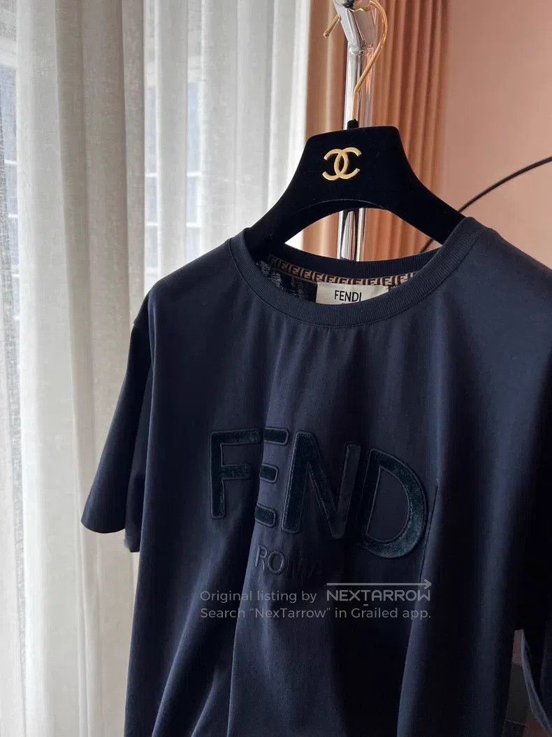 Fendi Fendi Velvet Letter T-Shirt Size M / US 6-8 / IT 42-44 - 3 Thumbnail