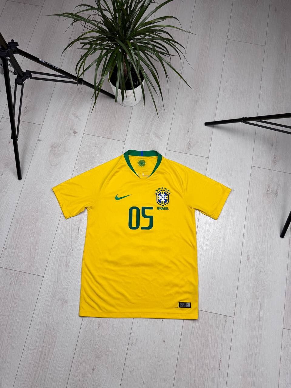 Nike Nike Brazil National Team 2018 Home Soccer Jersey T-shirt Size US S / EU 44-46 / 1 - 1 Thumbnail