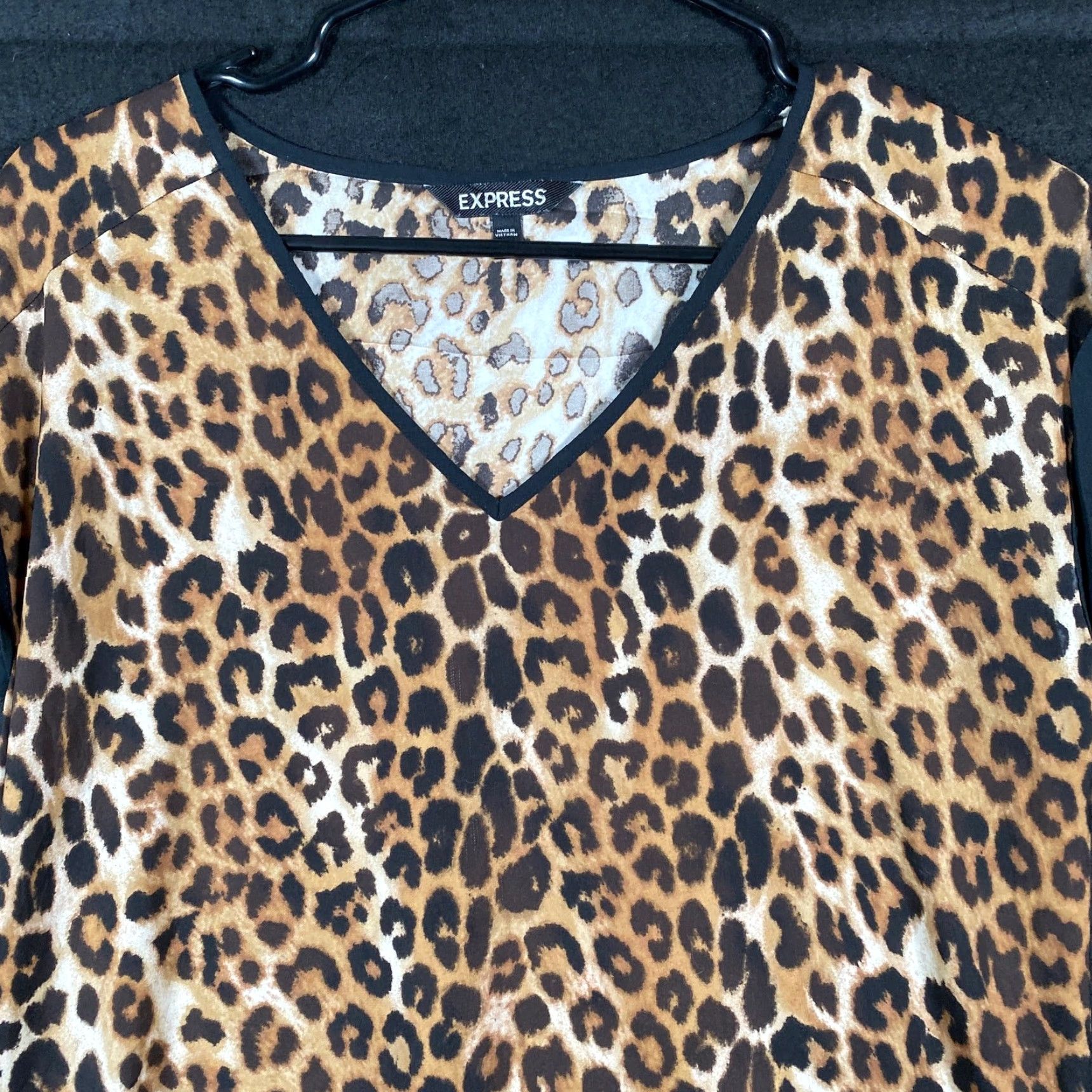 Express Express Blouse Womens Brown Cheetah Print V-Neck Cap Sleeve Stretch Small Size S / US 4 / IT 40 - 2 Thumbnail