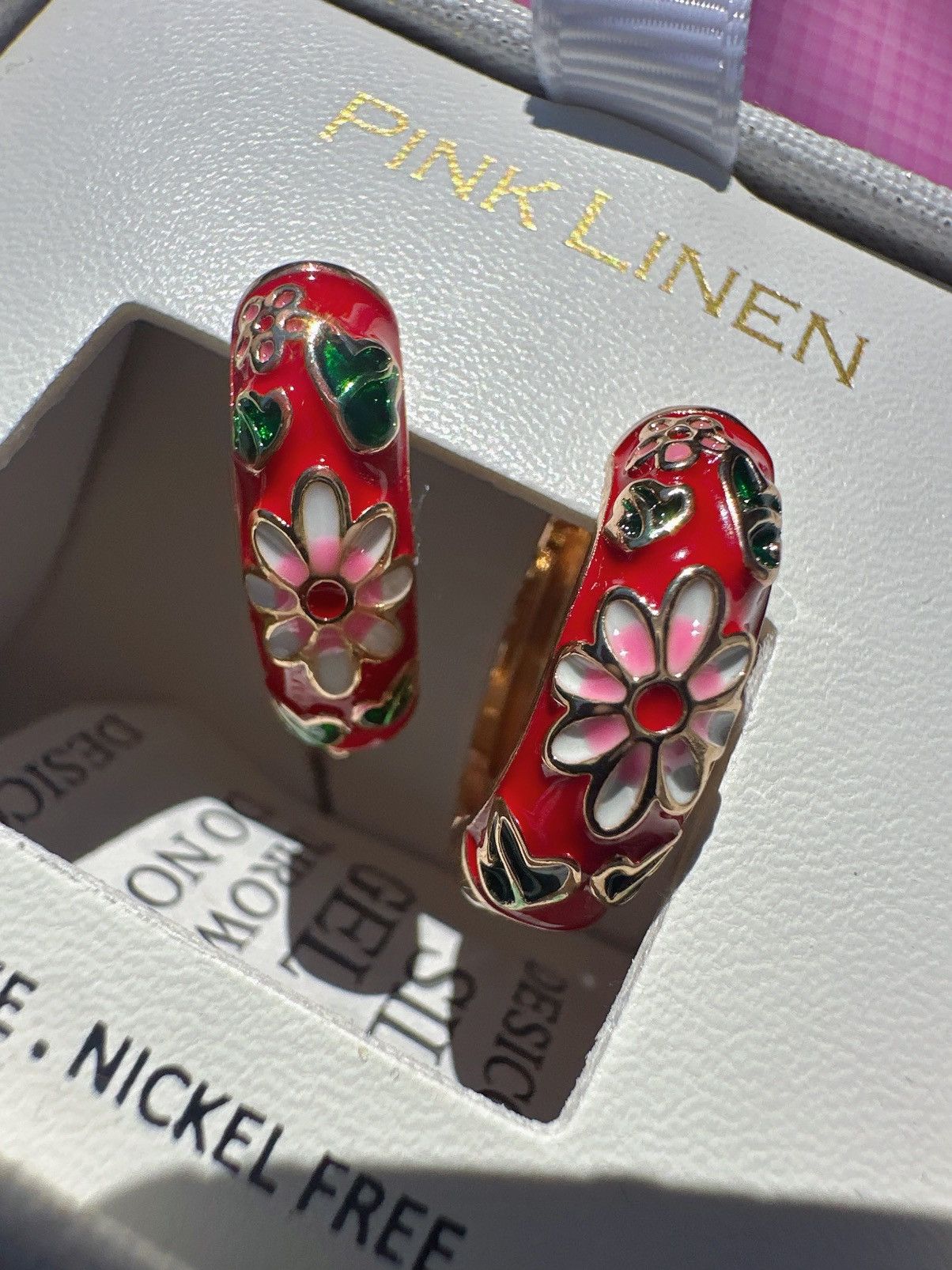 Designer Pink linen clip on earrings red gold tone flower loop LEAd Size ONE SIZE - 9 Thumbnail
