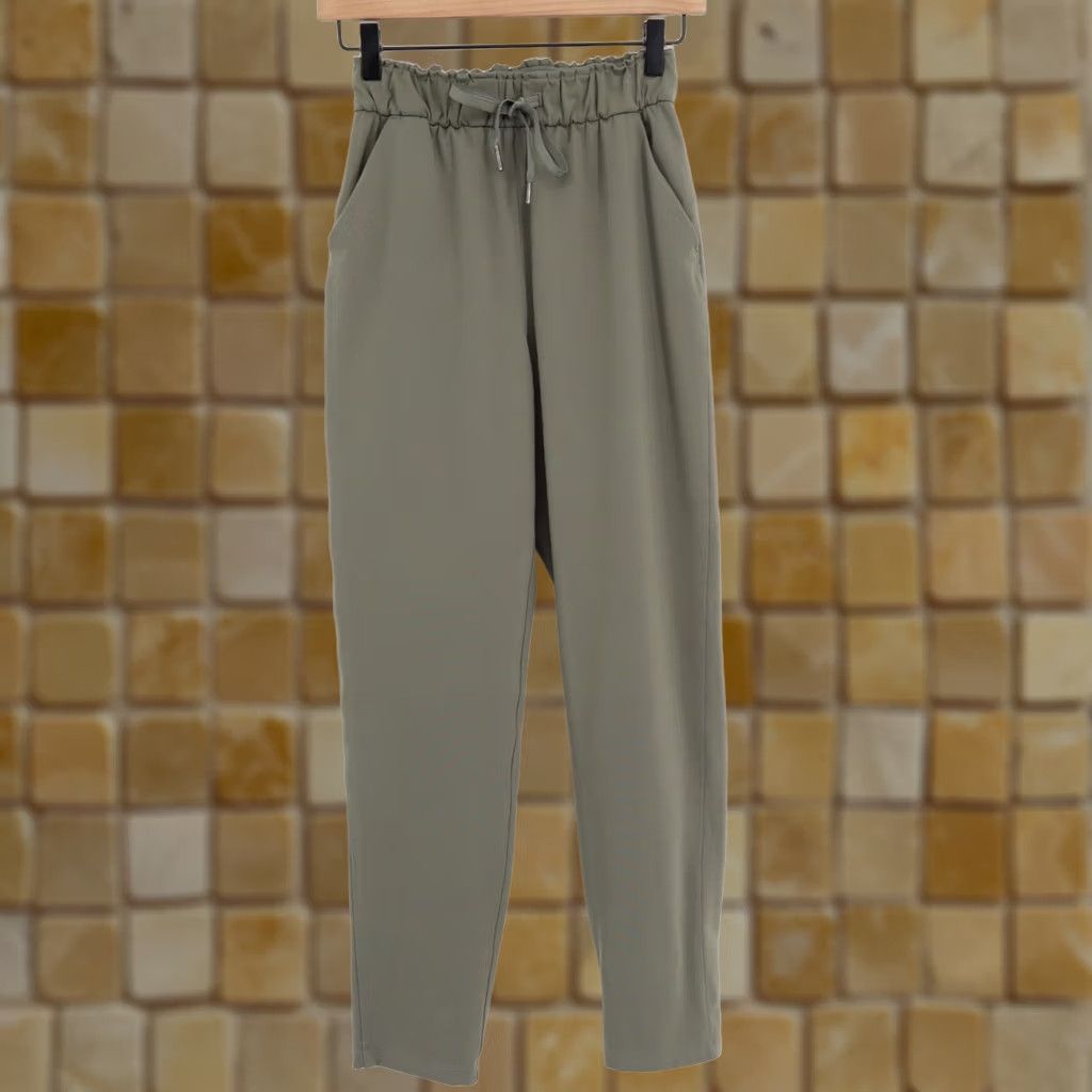 Lululemon Lululemon Women's Pant 7/8 High Rise Keep Moving Grey Sage 2 Pants Regular Inseam 27 in Ankle Pockets Run Gym & Training Activewear Casual Travel Size 26" / US 2 / IT 38 - 1 Thumbnail