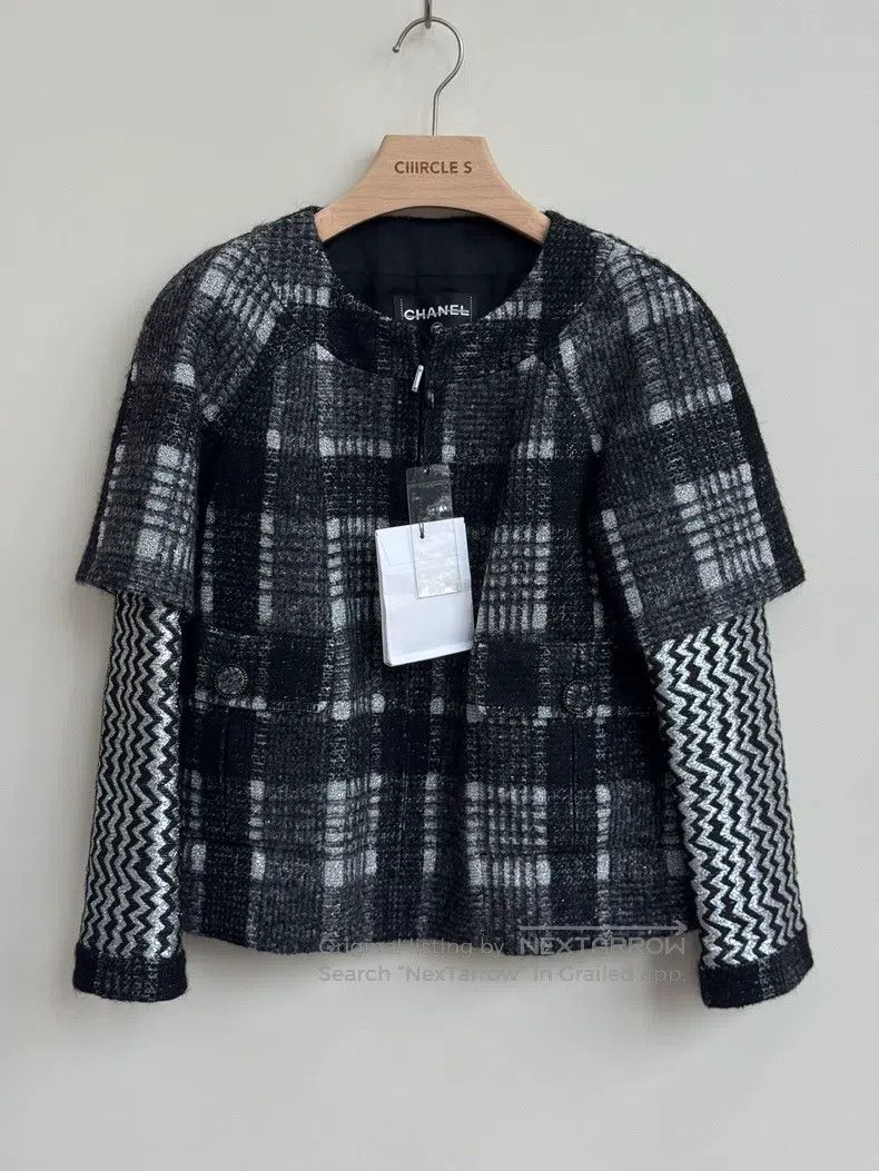 Chanel Chanel Handicraft workshop chair series black and white pl Size XS / US 0-2 / IT 36-38 - 1 Thumbnail