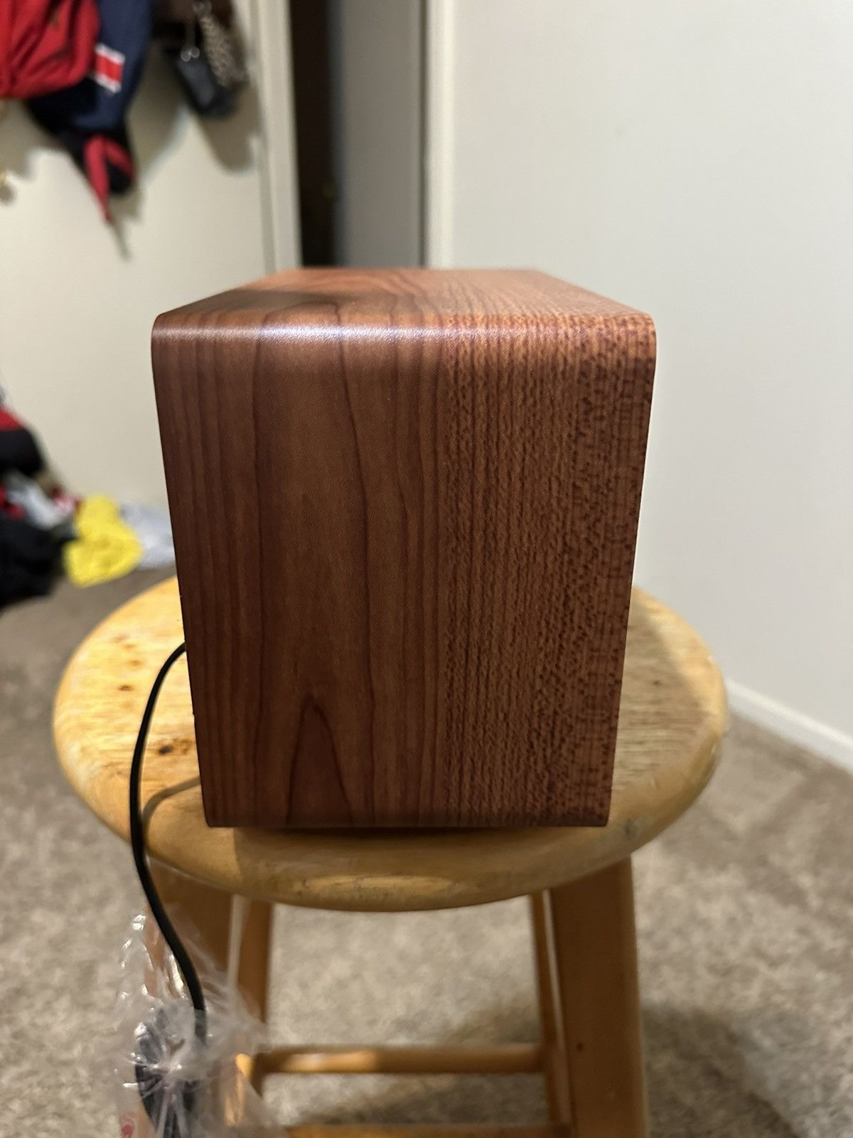 Nike Vintage Victrola retro ”walnut” bluetooth AM/FM radio 00s Size US L / EU 52-54 / 3 - 5 Thumbnail