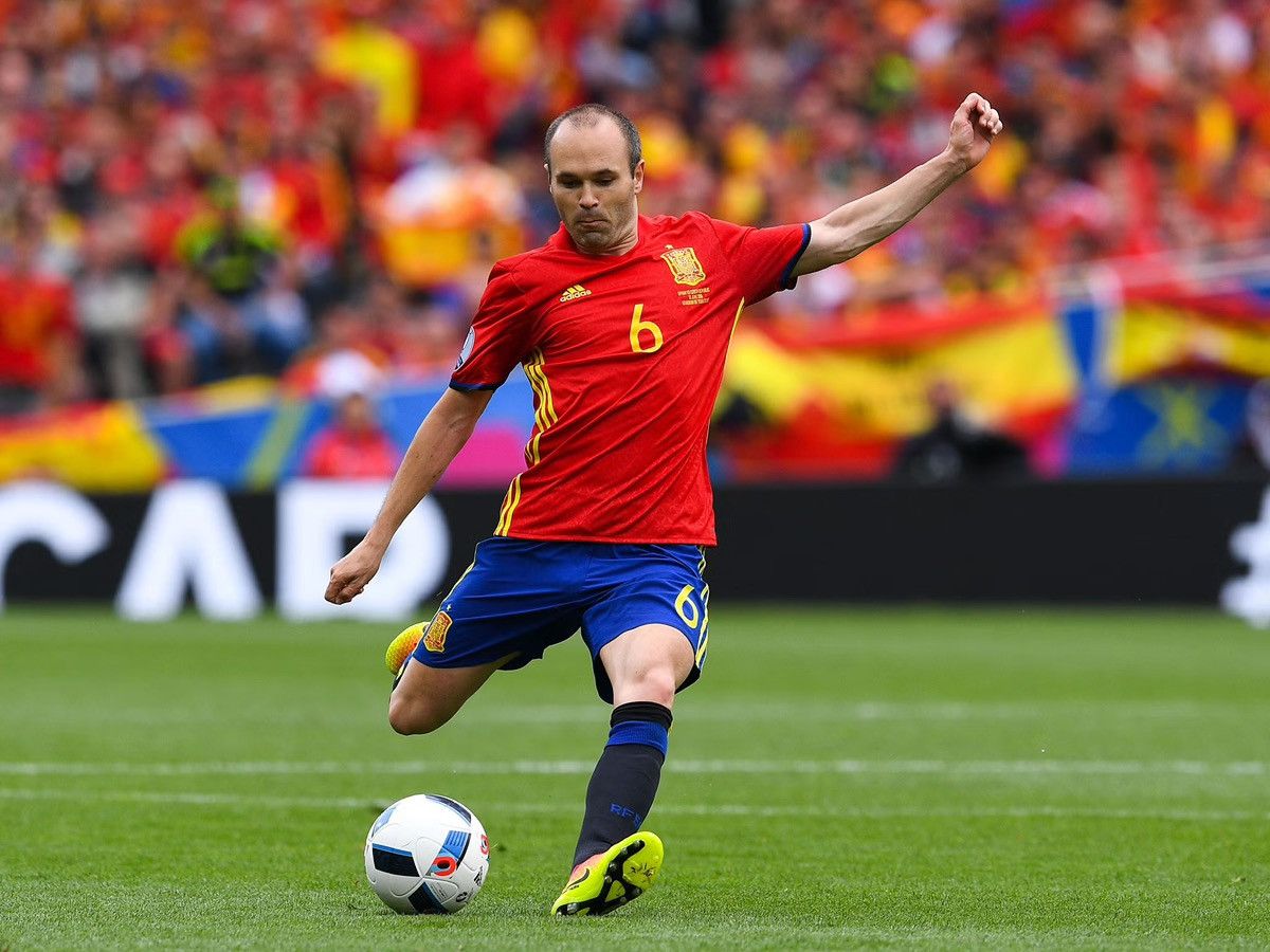 Adidas Spain 2016 Iniesta Home Jersey Size US S / EU 44-46 / 1 - 2 Thumbnail