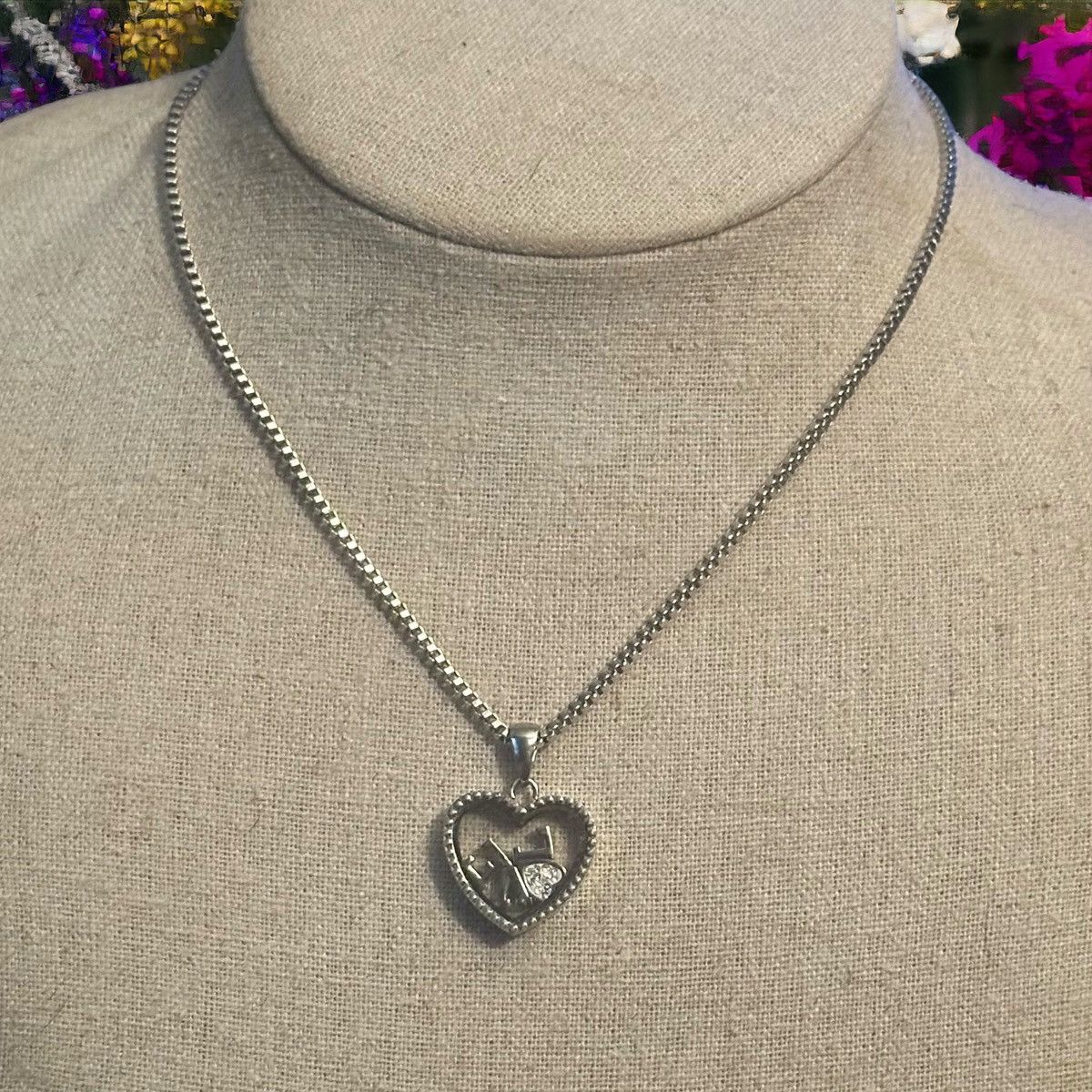 Other Heart shaped floating LOVE charm locket pendant necklace Size ONE SIZE - 1 Thumbnail