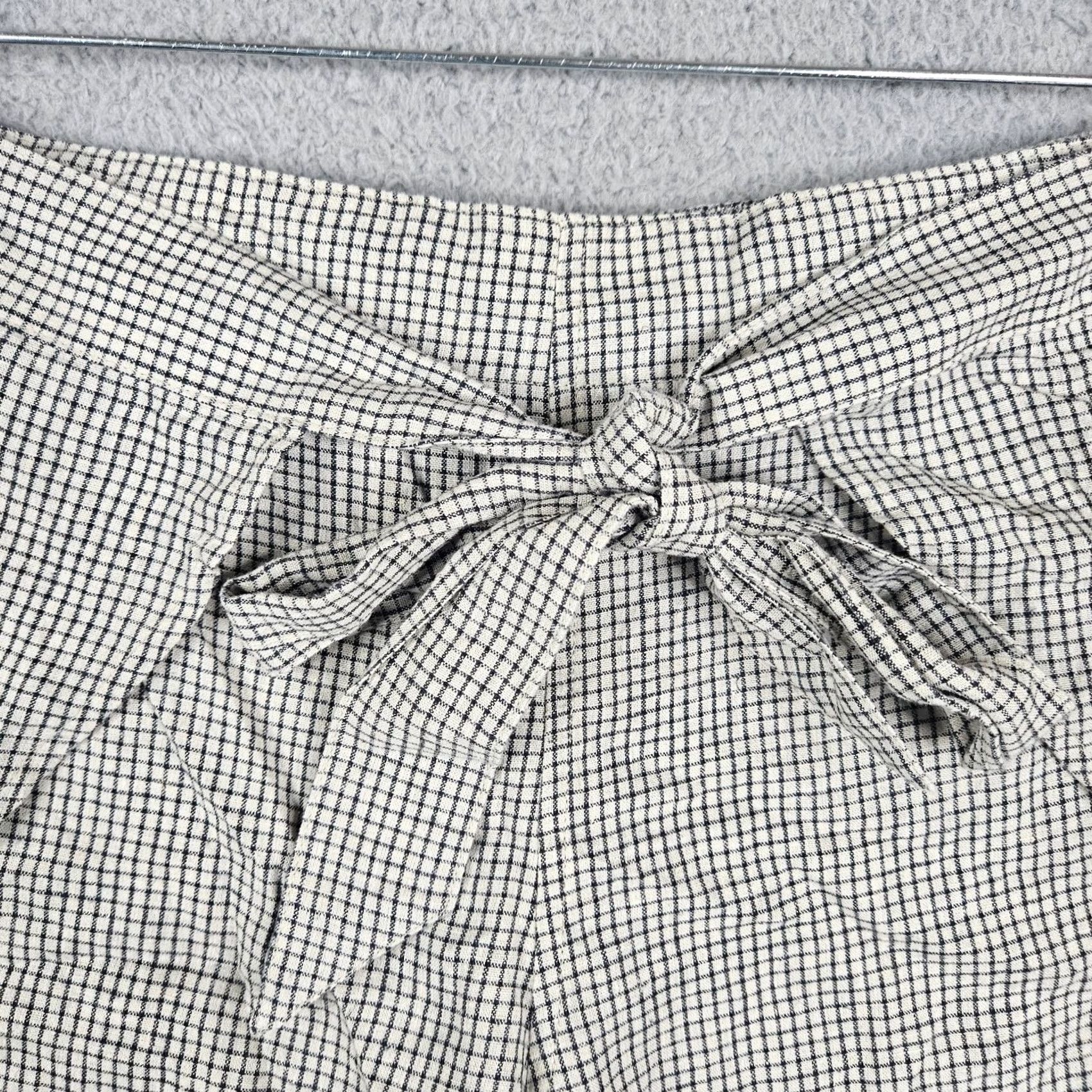 Patagonia Patagonia Womens blue-gray plaid mini tie front short S Size Size 28" / US 6 / IT 42 - 4 Thumbnail
