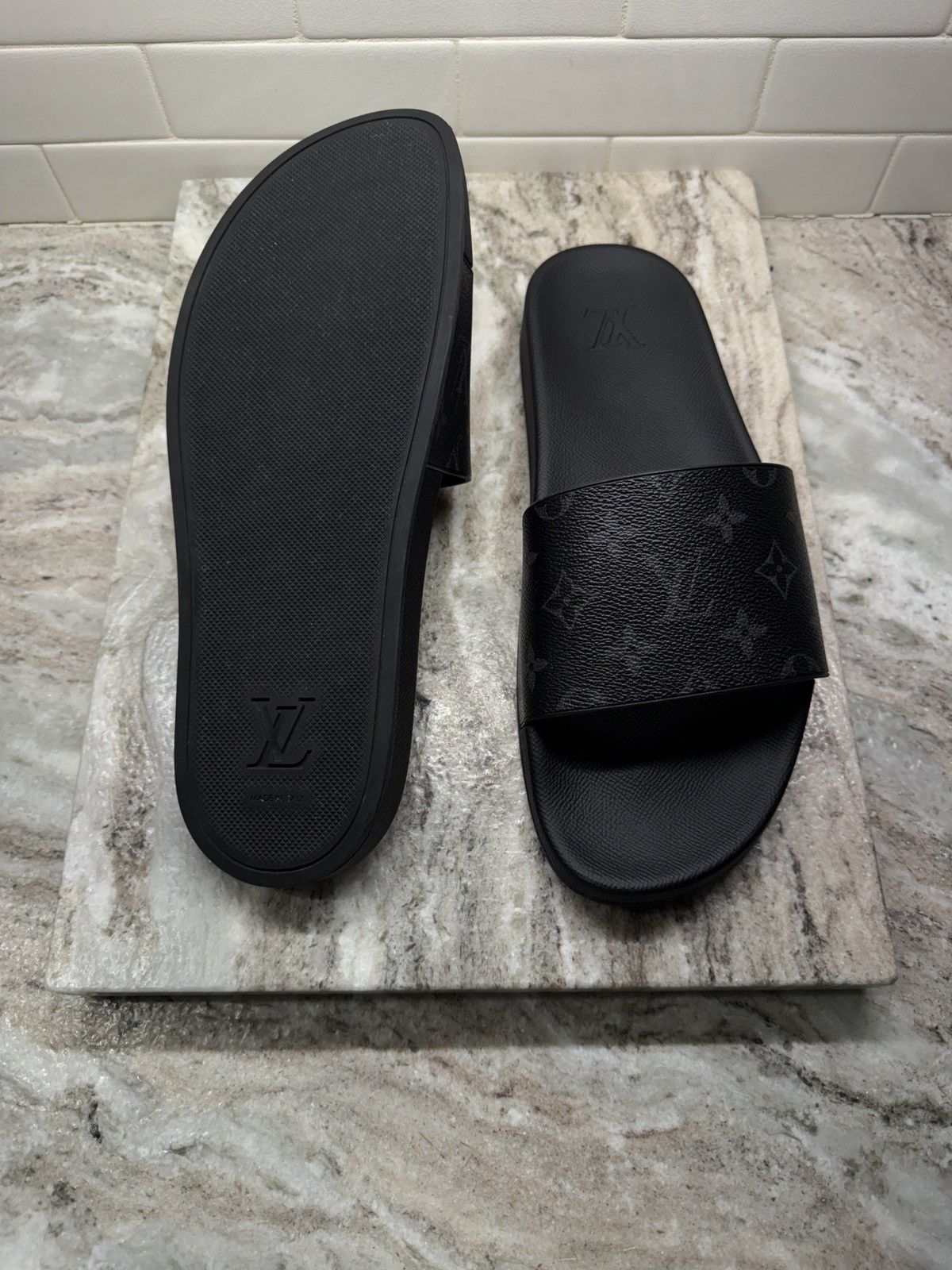 Louis Vuitton Louis Vuitton Waterfront Mule Size US 10 / EU 43 - 4 Thumbnail