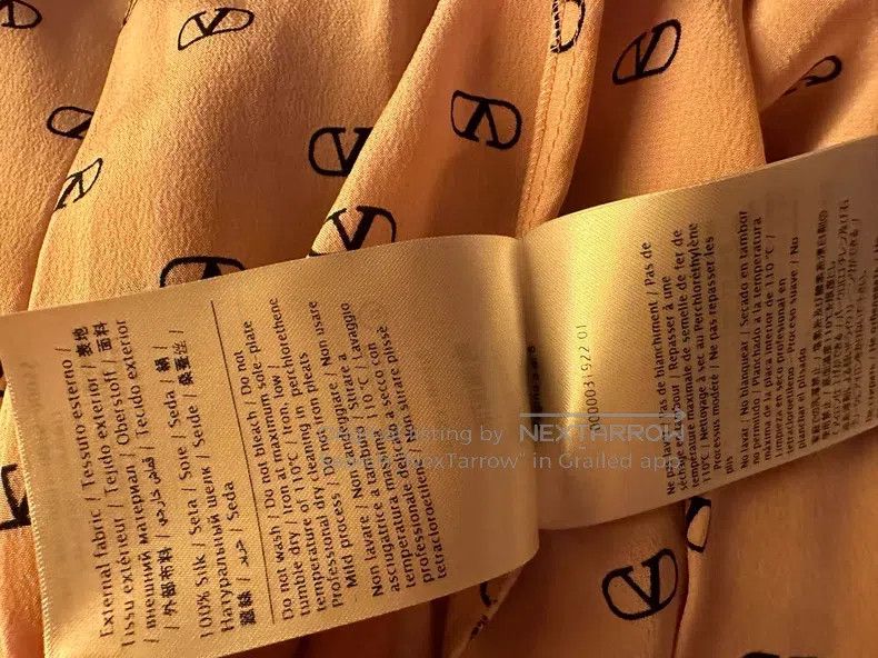 Valentino Valentino The silk skirt is full of logo prints Size XS / US 0-2 / IT 36-38 - 6 Thumbnail