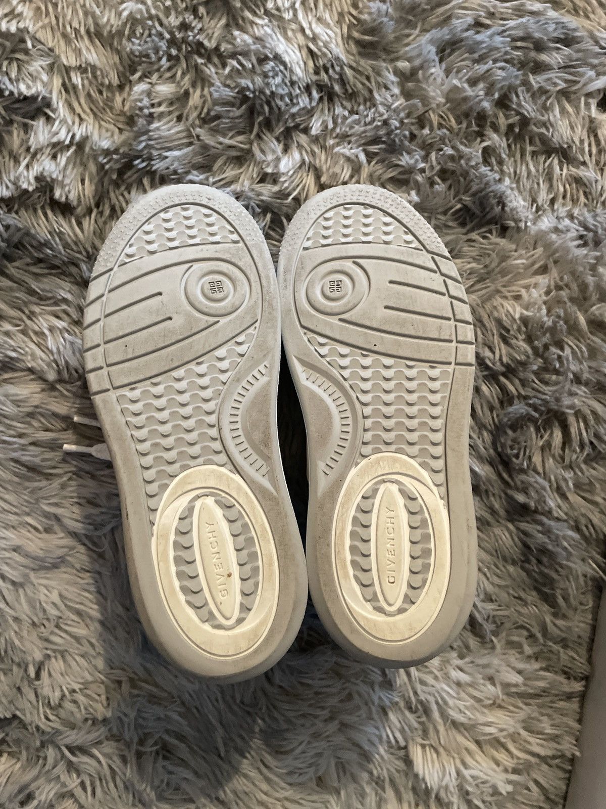 Givenchy Givenchy White and light blue denim low top shoes Size US 7.5 / EU 40-41 - 6 Thumbnail