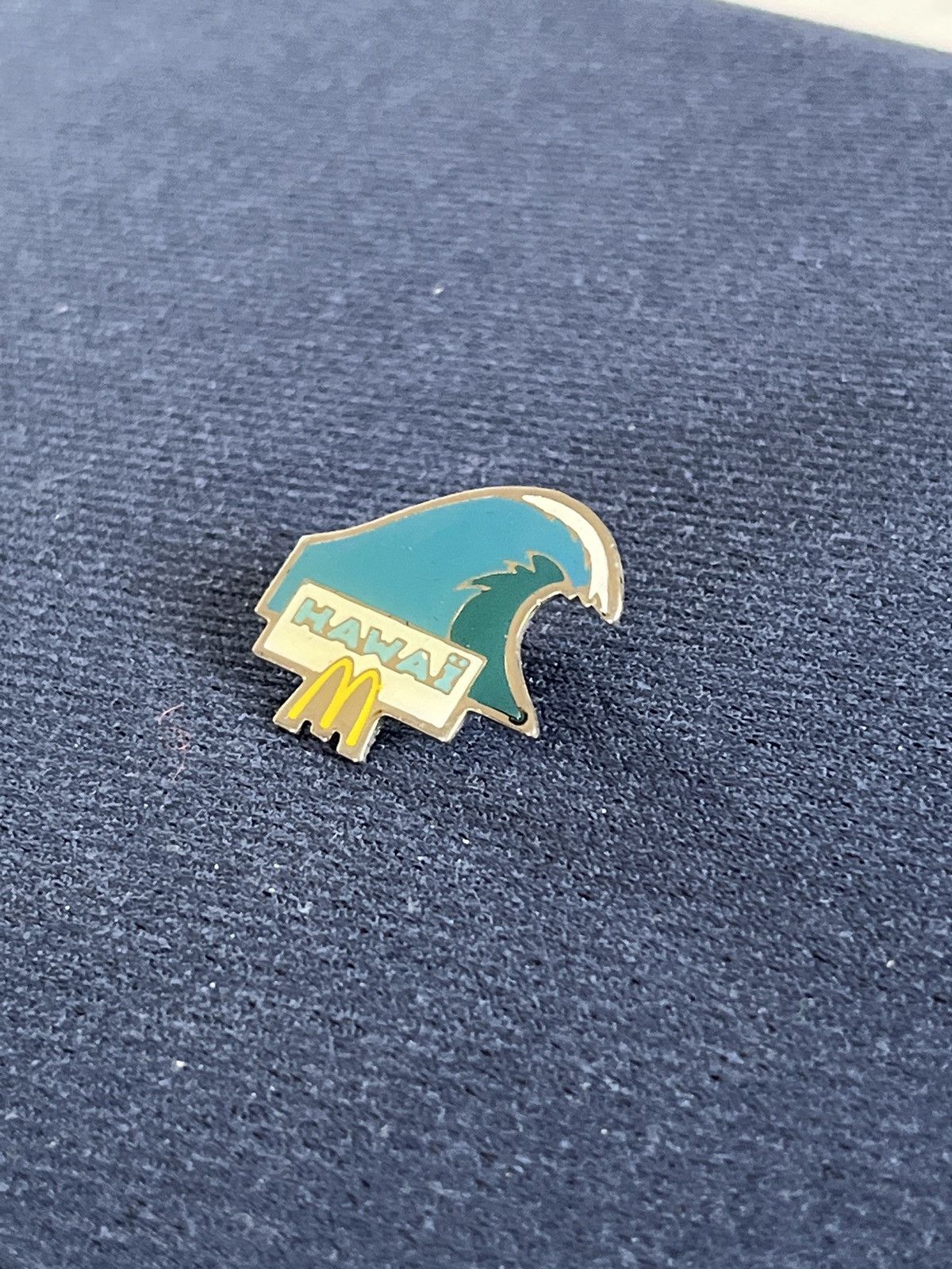 Junk Food × Vintage Hawaii x Mc Donald’s vintage pin (90´s) Size ONE SIZE - 3 Thumbnail