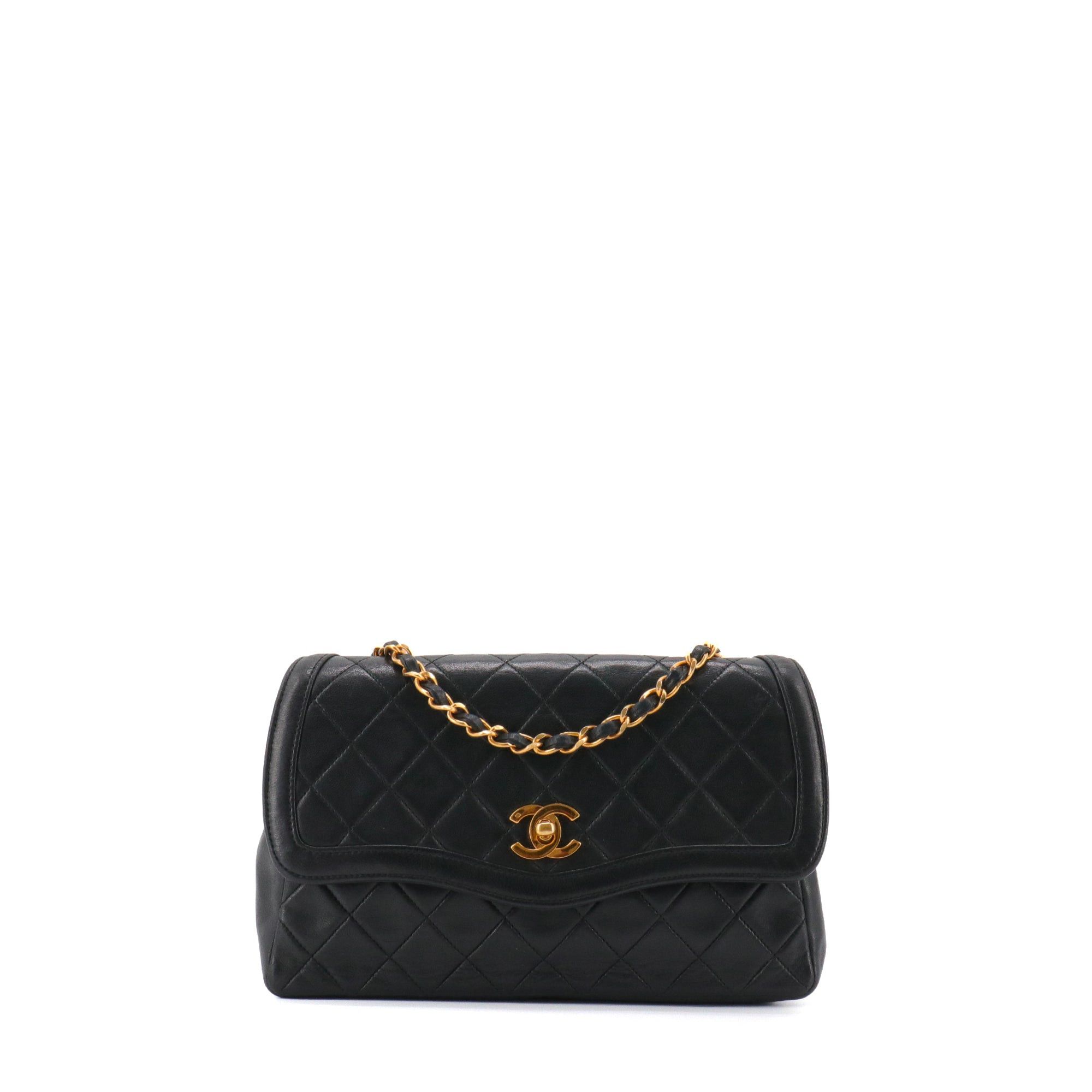 Chanel CHANEL - Chanel Simple Flap Flap Shoulder Bag in Black Quilted Leather Size ONE SIZE - 1 Thumbnail