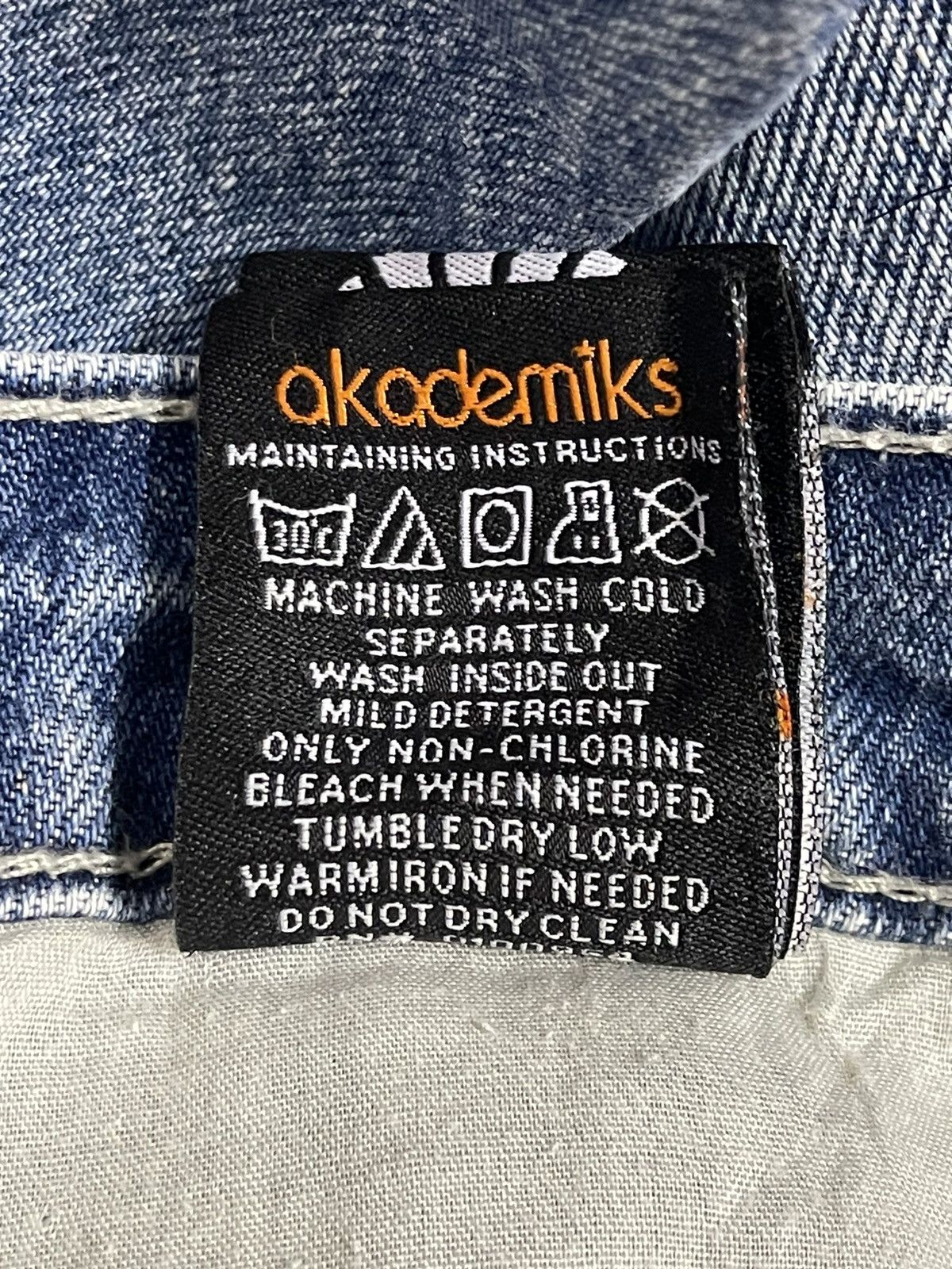 Akademiks Vintage Japanese Akademiks Blue Wash Distress Baggy Jeans Size US 35 - 10 Thumbnail