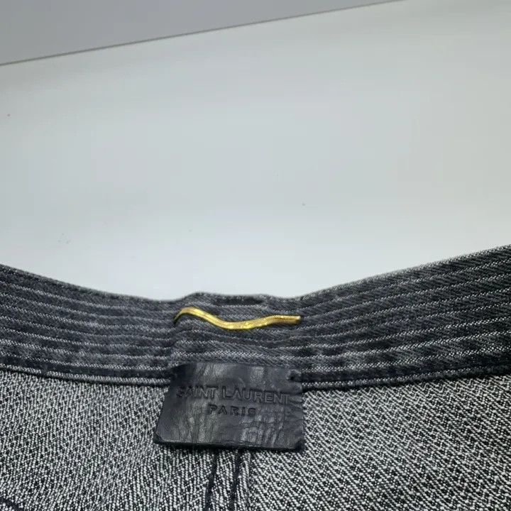 Saint Laurent Paris Saint Laurent Fashionable Casual Denim Shorts-2507 Size US 26 / EU 42 - 1 Thumbnail
