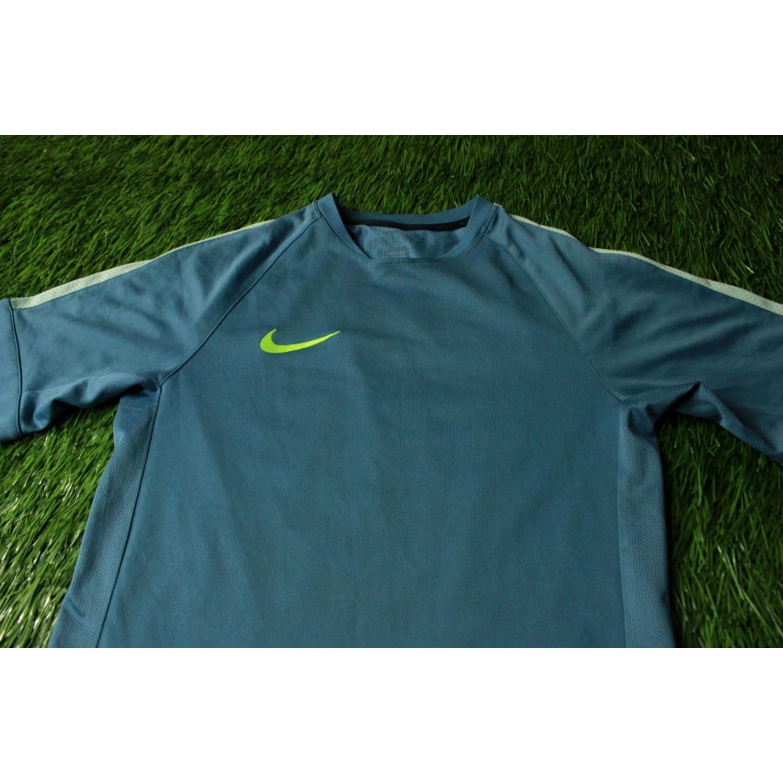 Nike Nike Dri-FIT Shirt Men Football Jersey Tee 2014 Size S Green and Mint Size US S / EU 44-46 / 1 - 2 Thumbnail